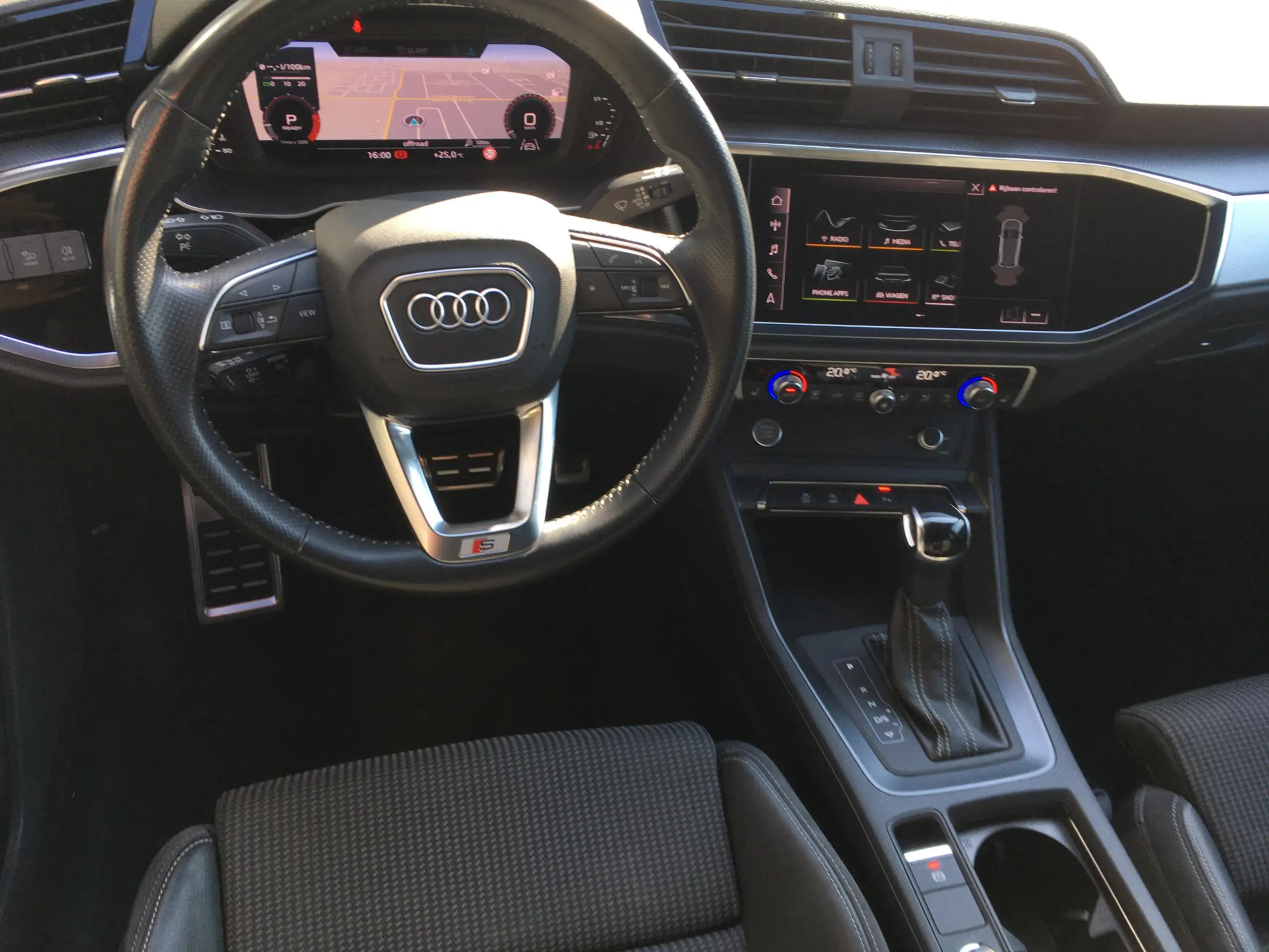 Audi - Q3