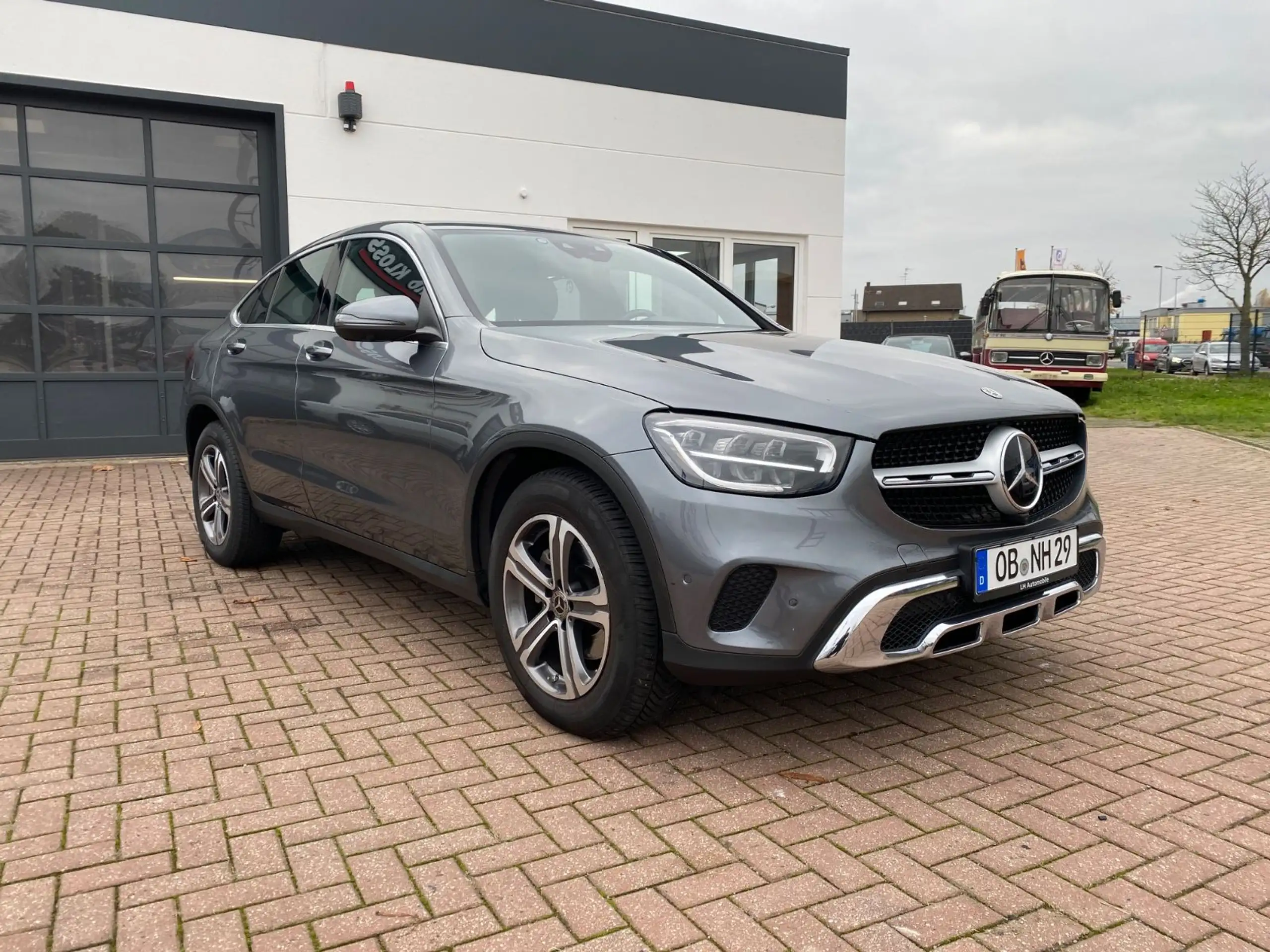 Mercedes-Benz - GLC 220