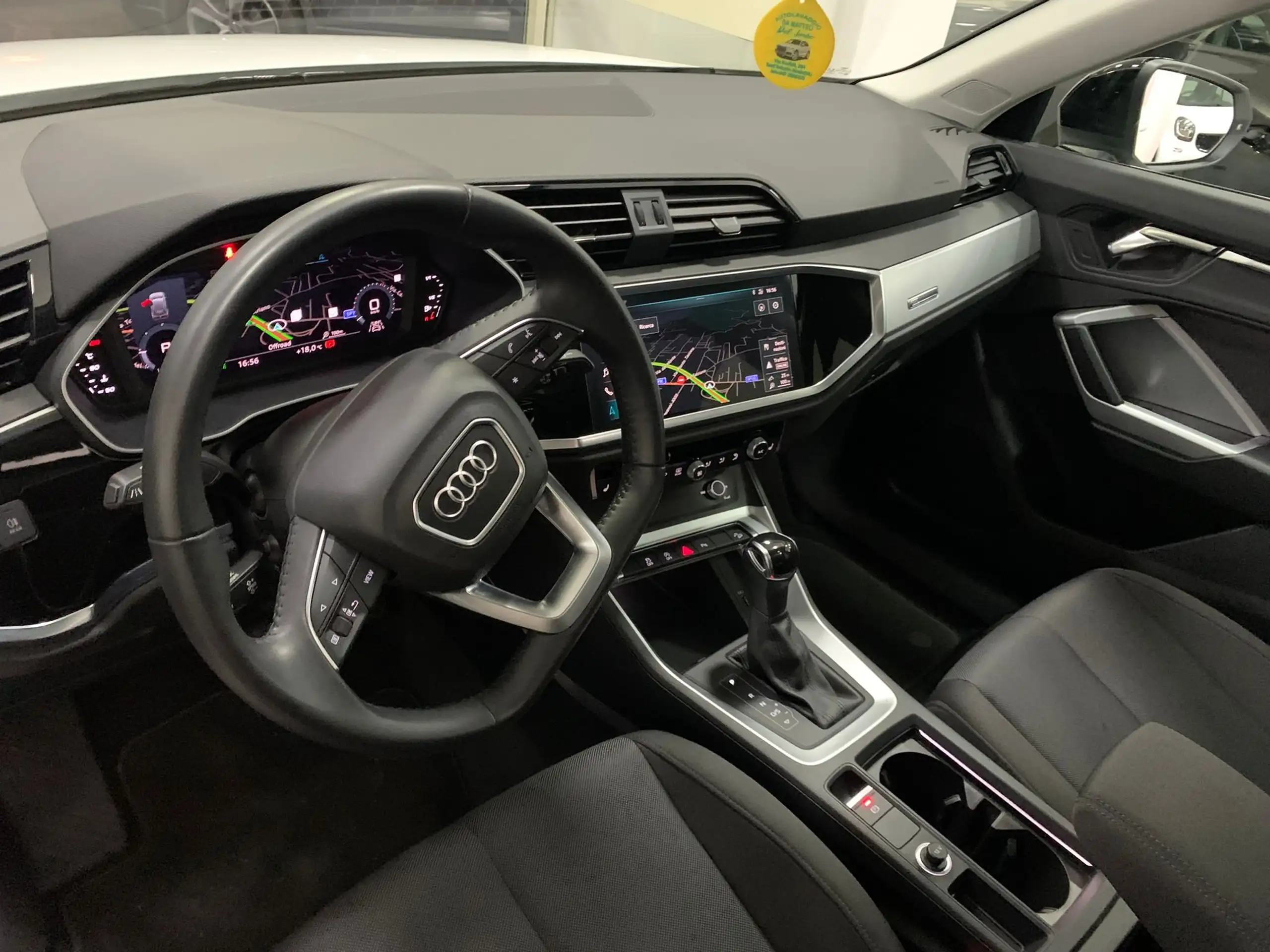 Audi - Q3