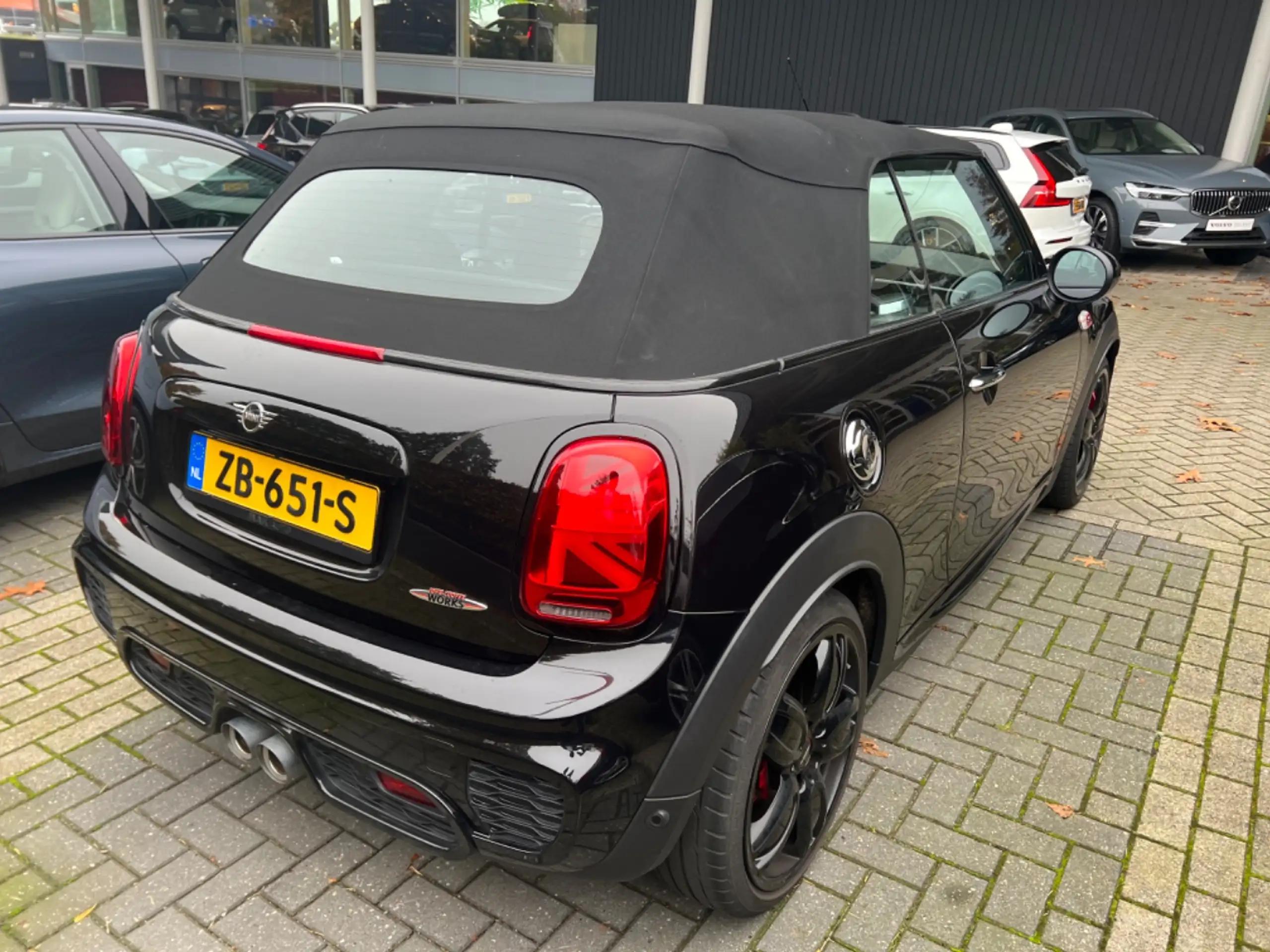 MINI - John Cooper Works Cabrio