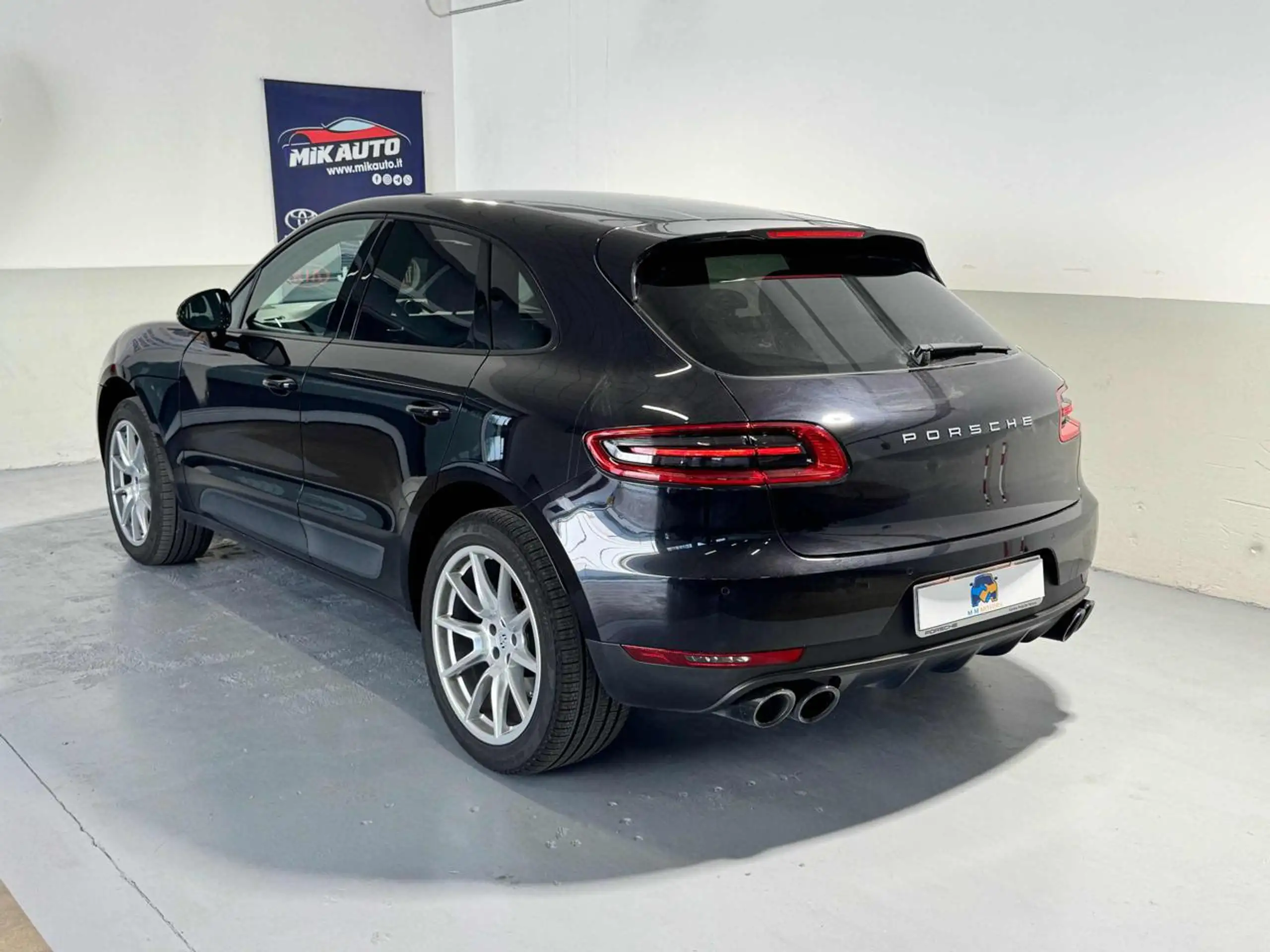 Porsche - Macan