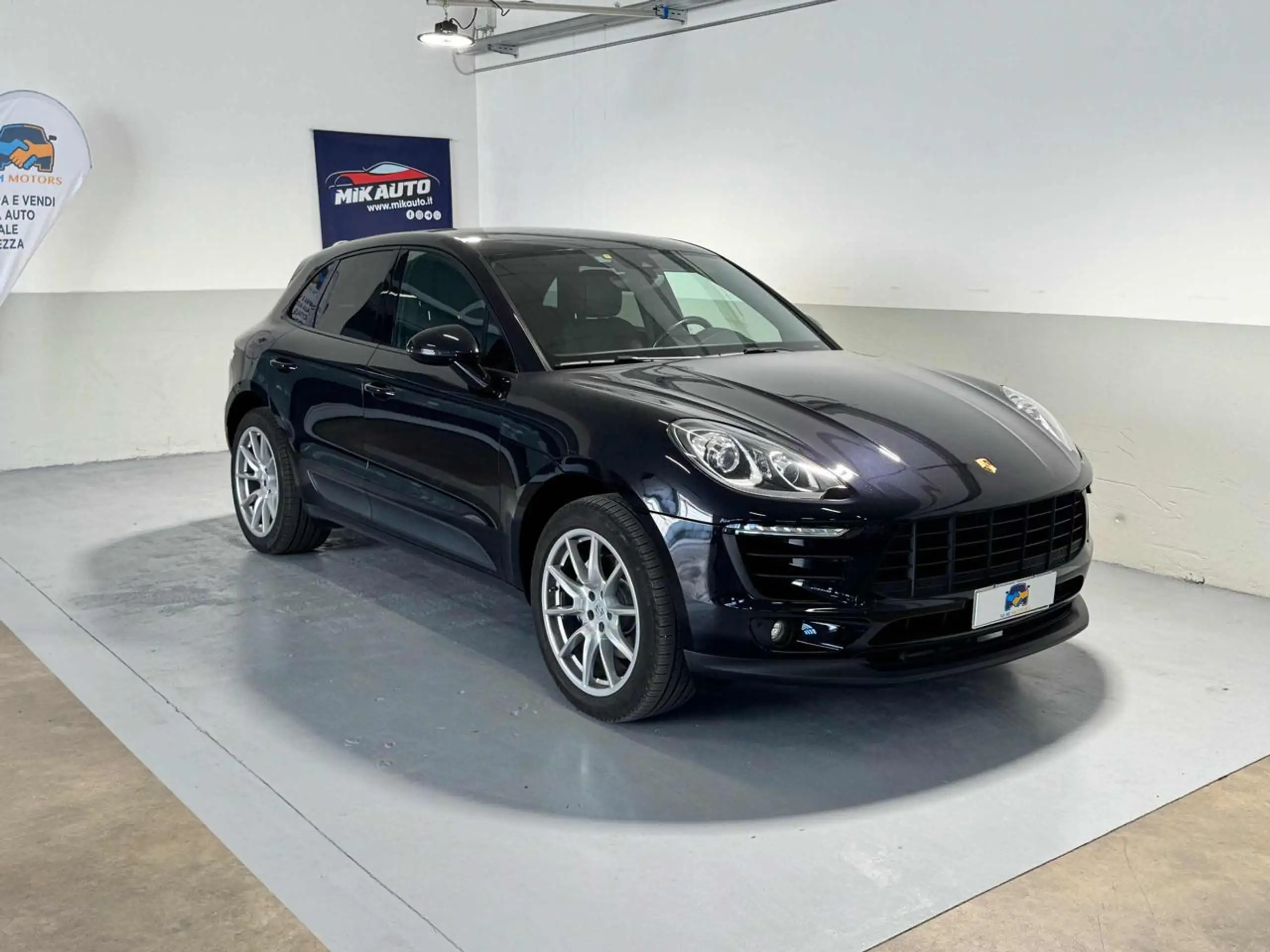 Porsche - Macan