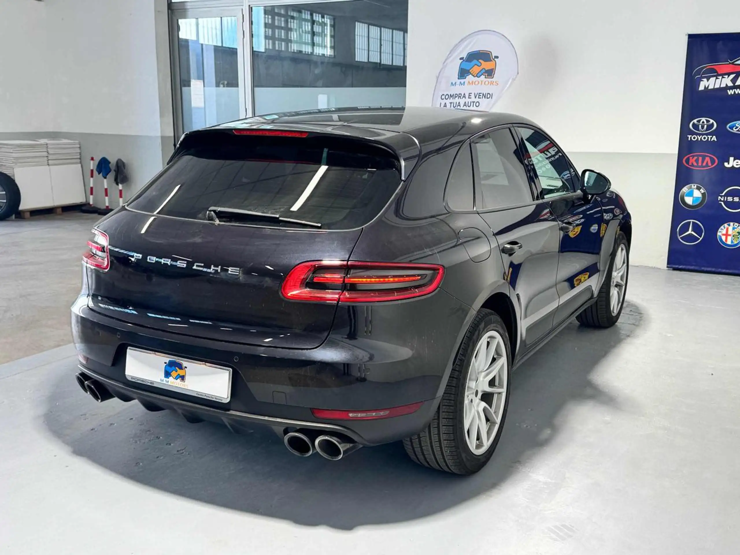 Porsche - Macan