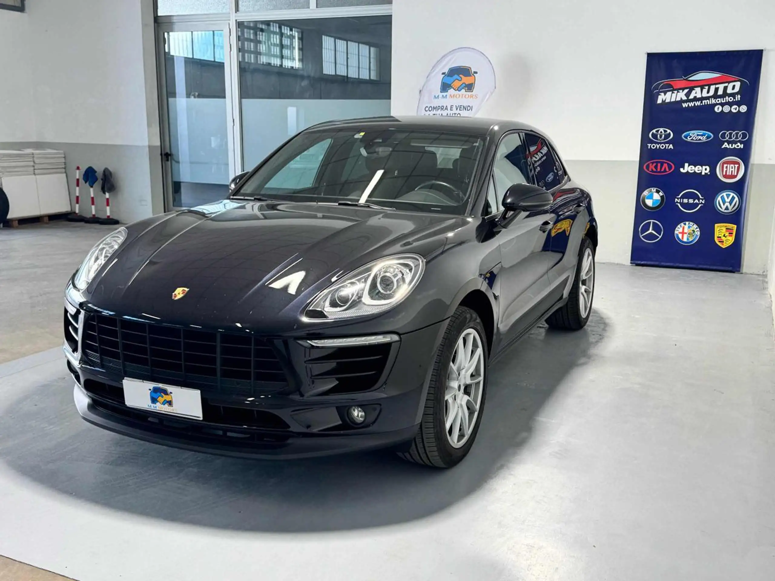 Porsche - Macan