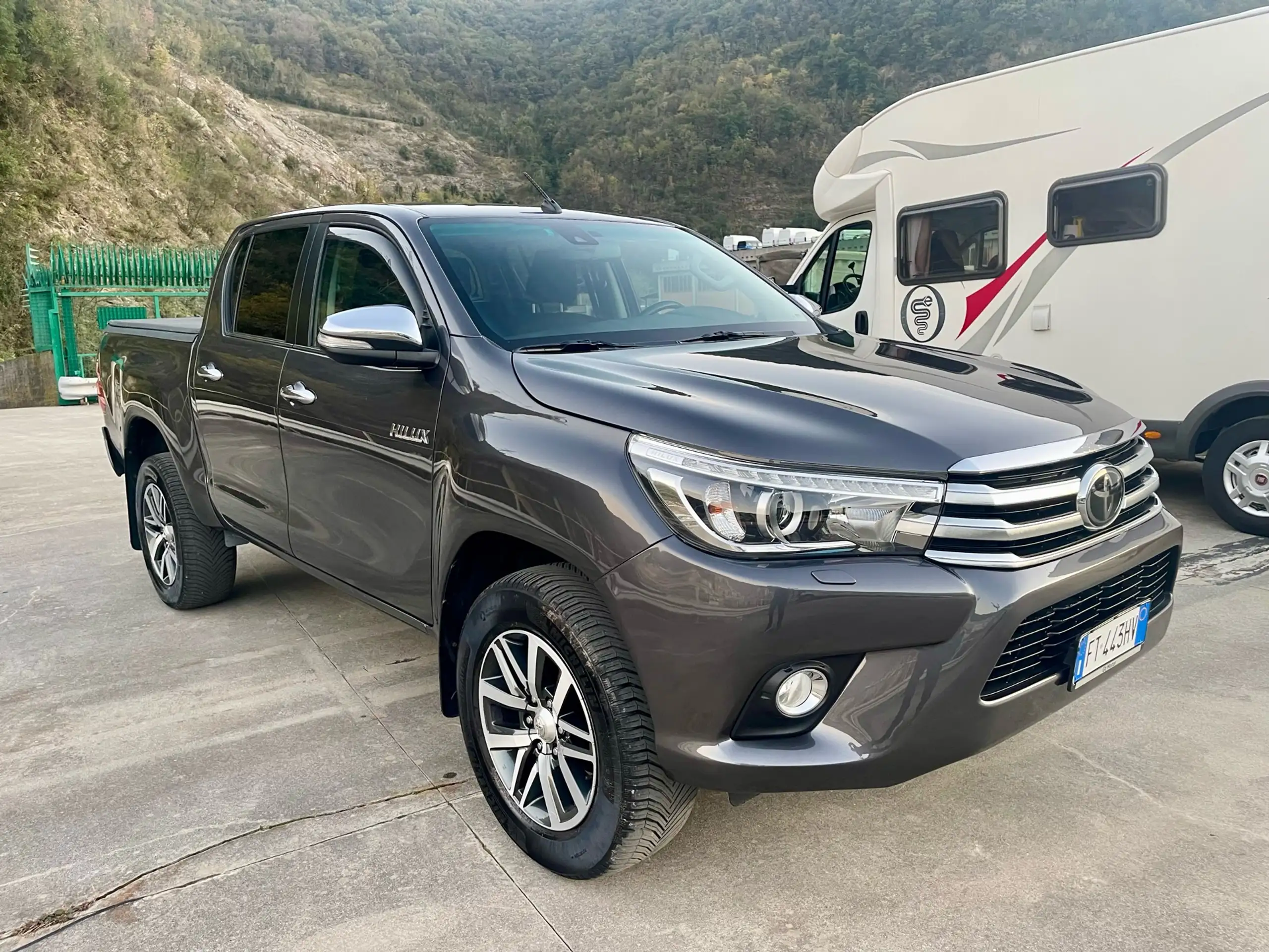 Toyota - Hilux