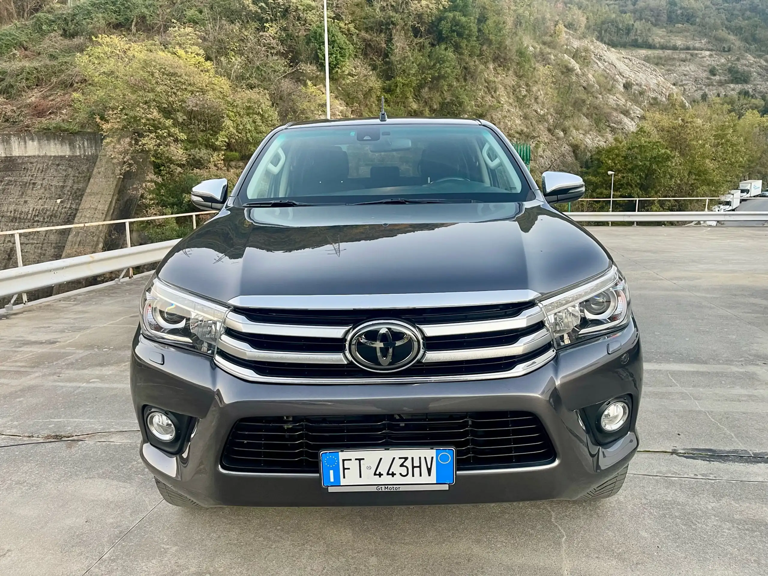 Toyota - Hilux