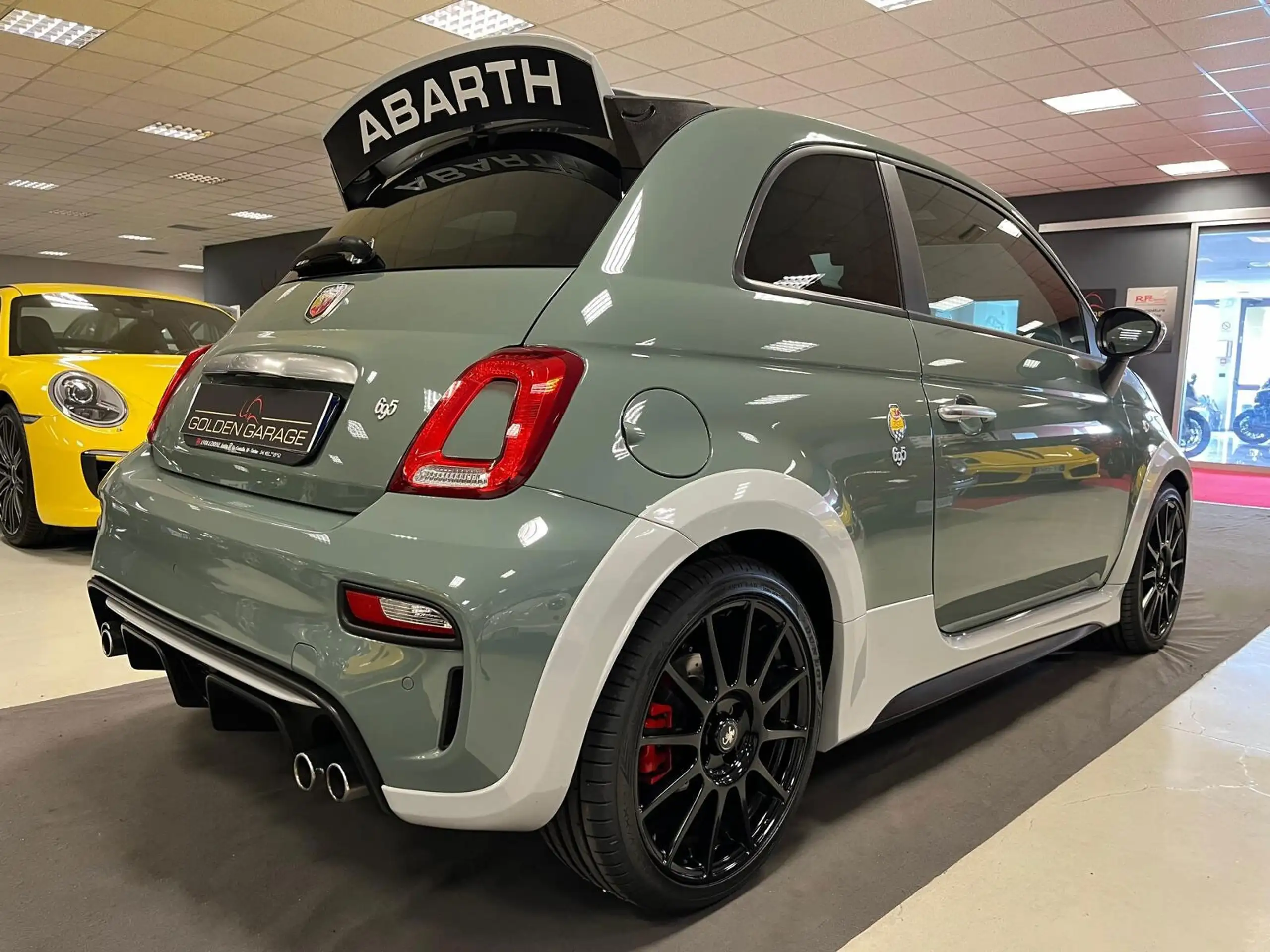 Abarth - 695