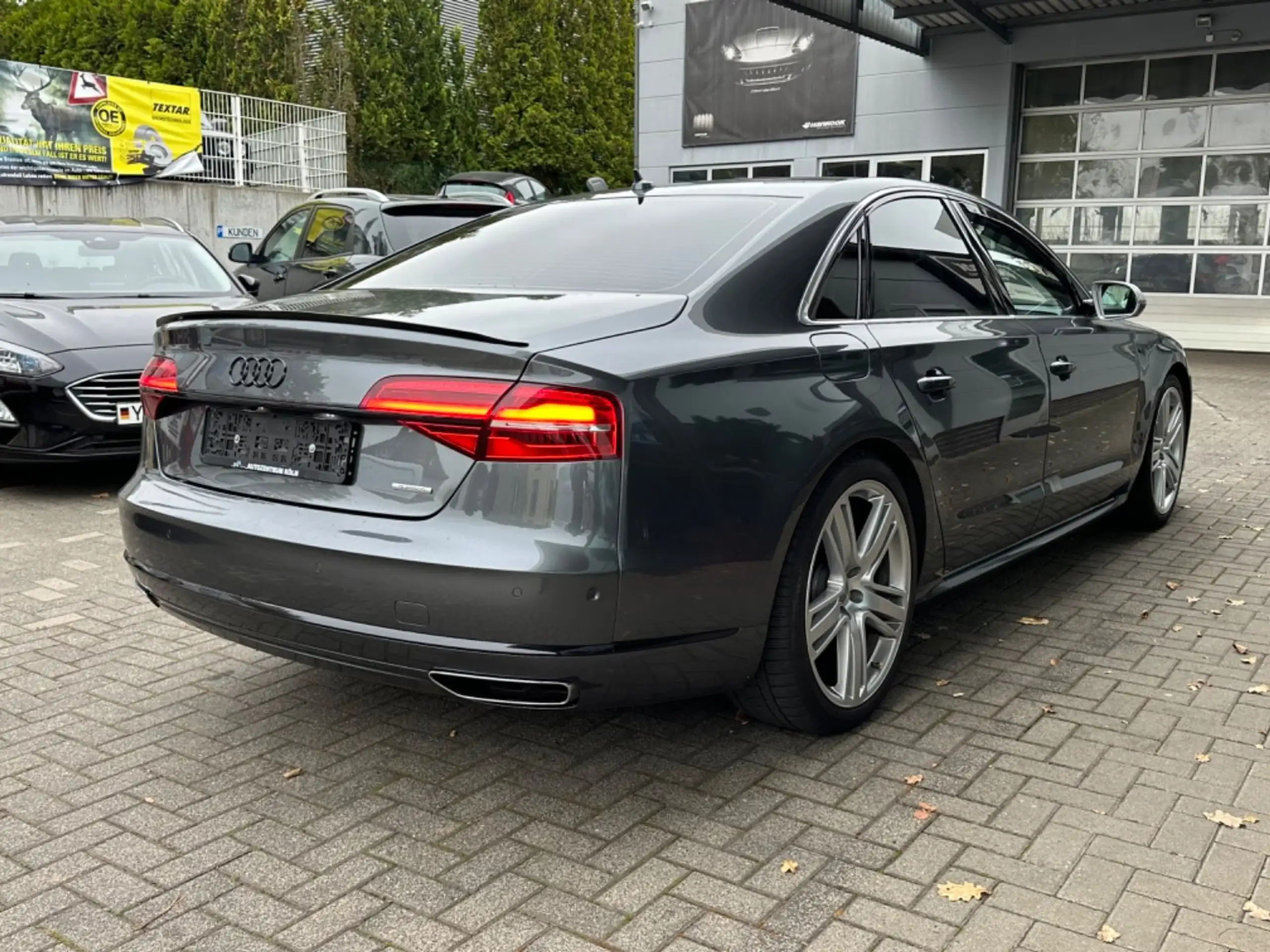 Audi - A8