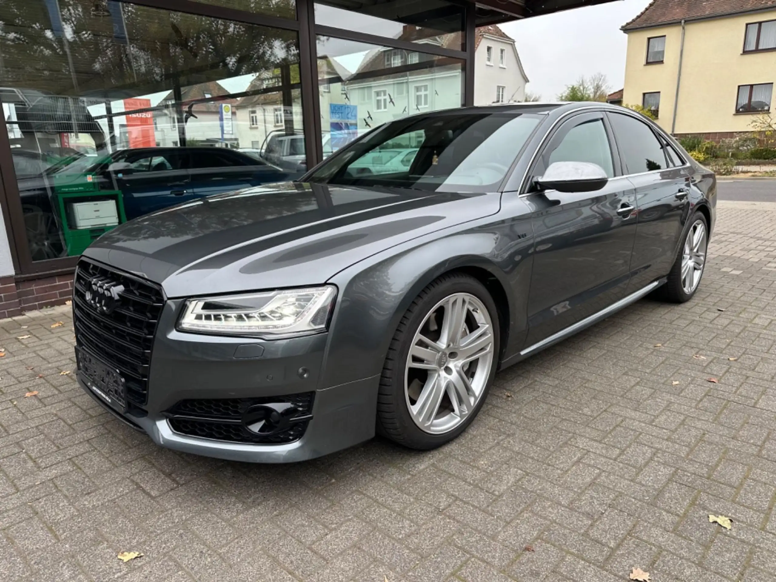 Audi - A8