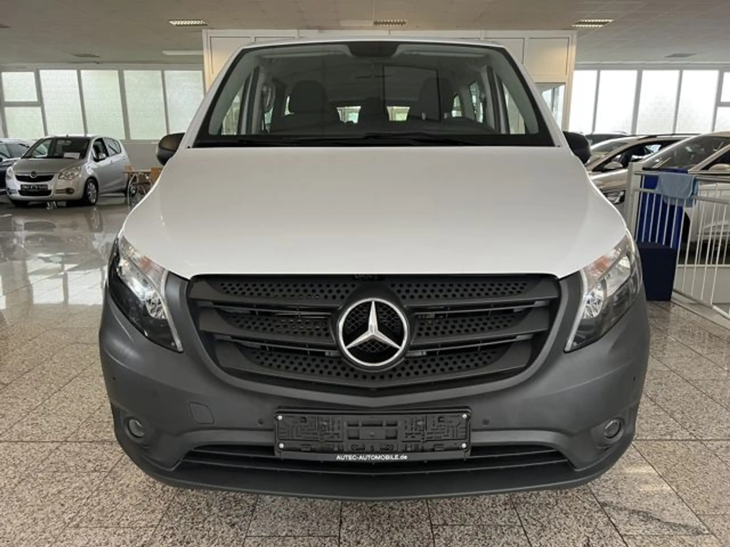 Mercedes-Benz - Vito