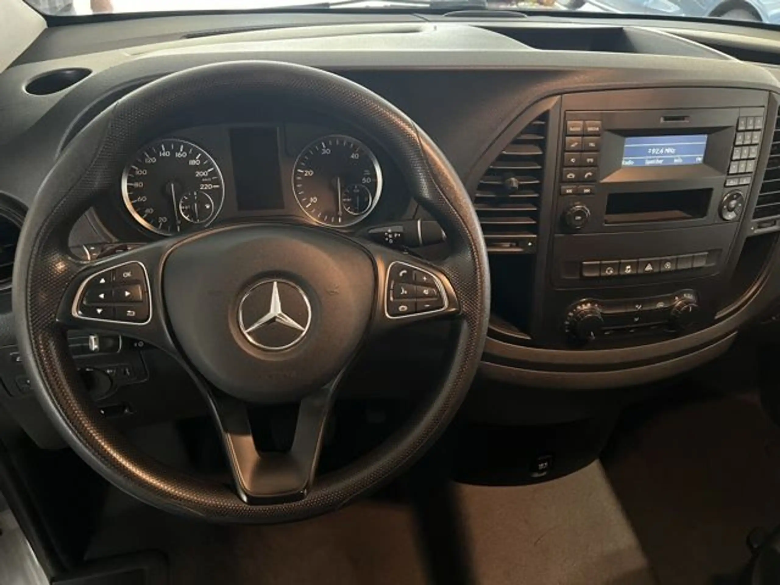 Mercedes-Benz - Vito