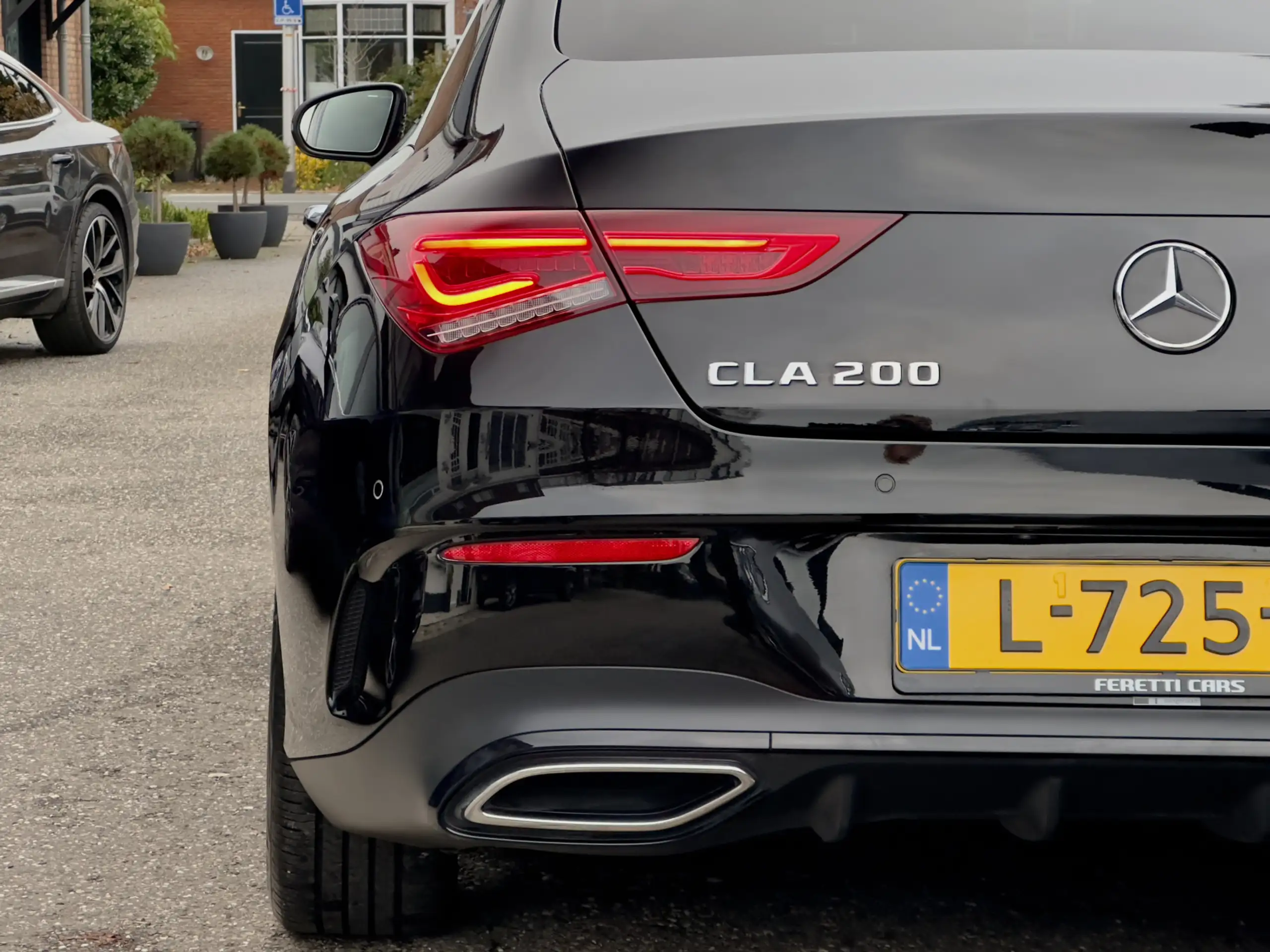 Mercedes-Benz - CLA 200