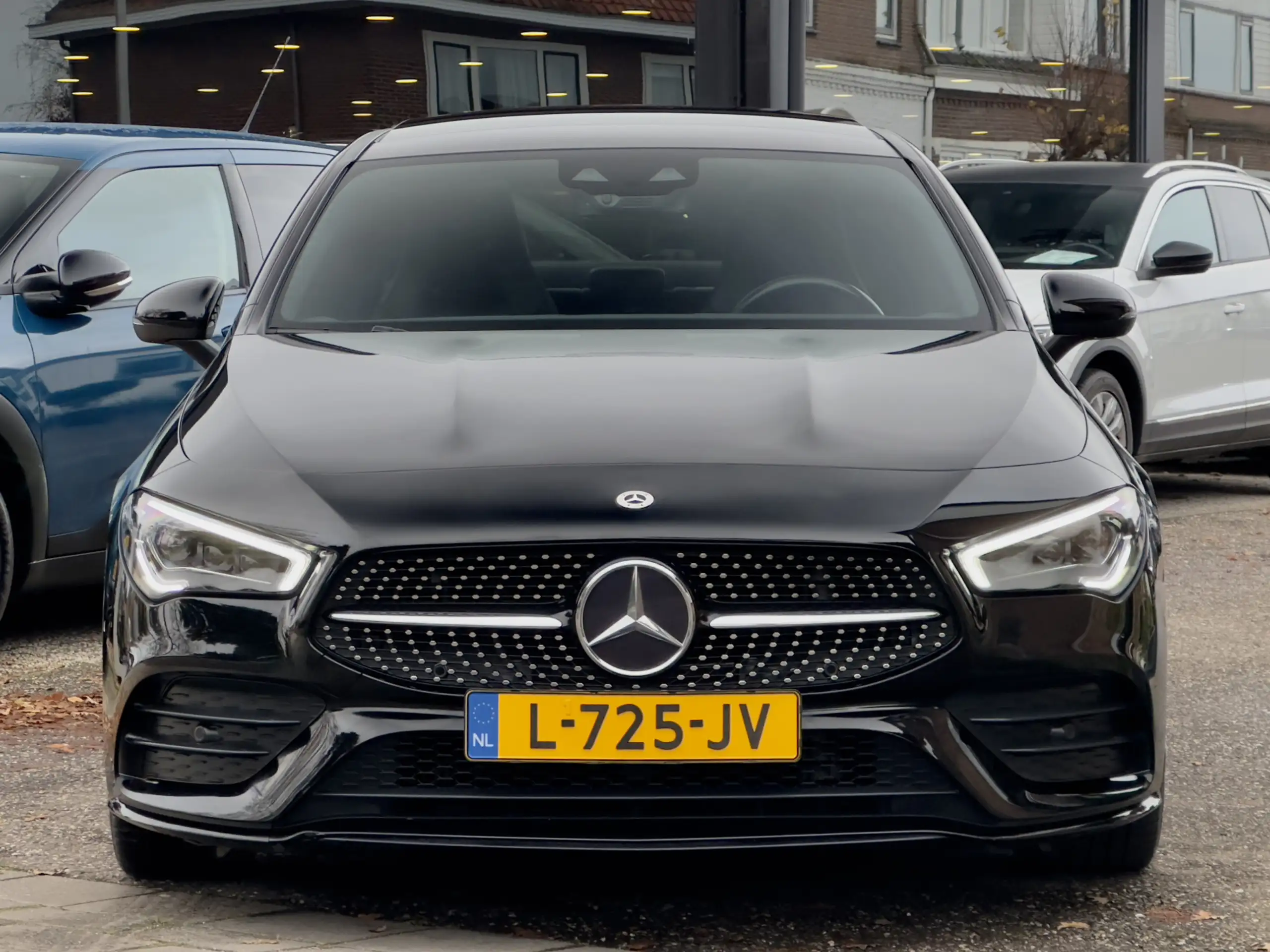 Mercedes-Benz - CLA 200