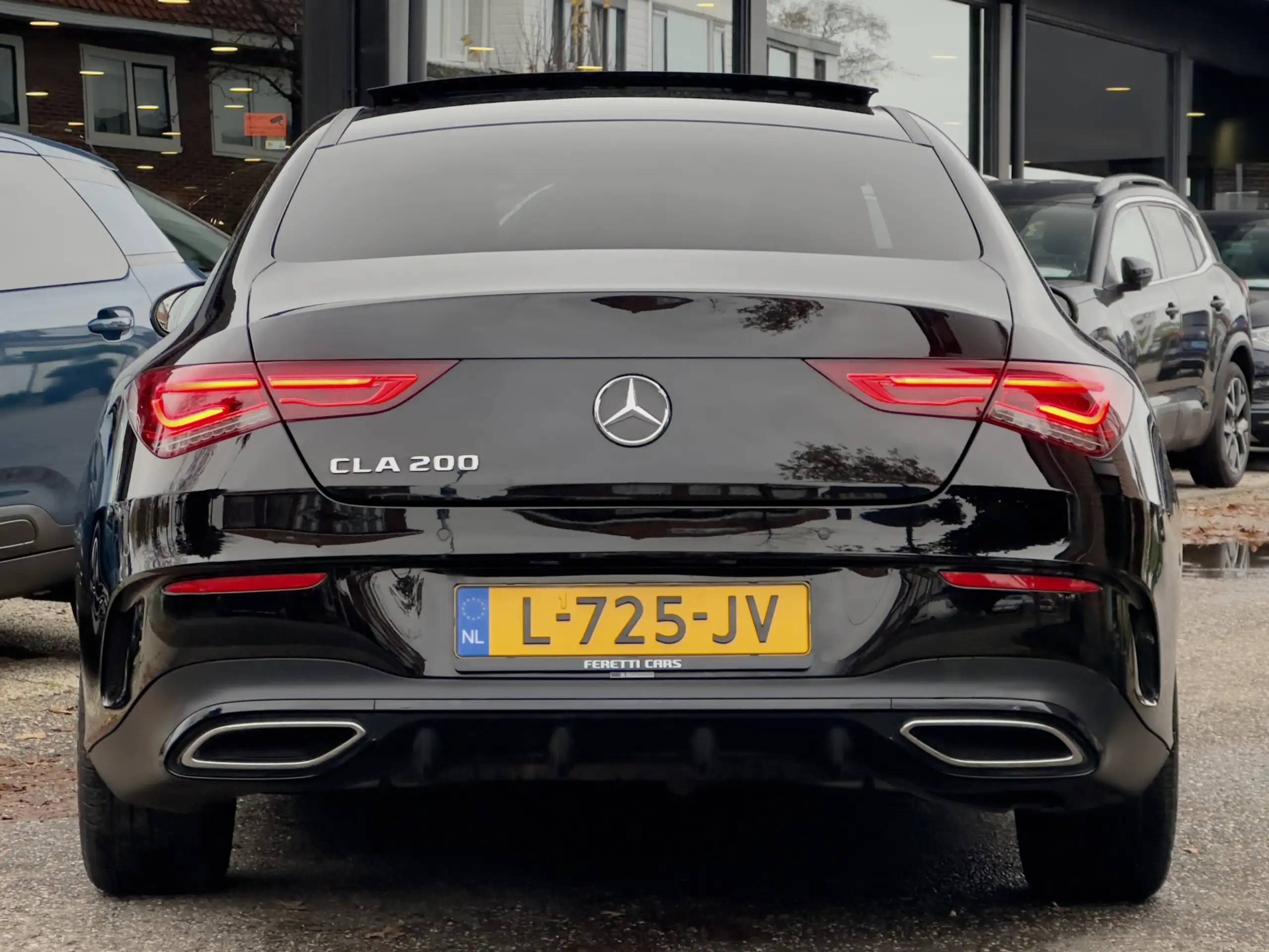 Mercedes-Benz - CLA 200