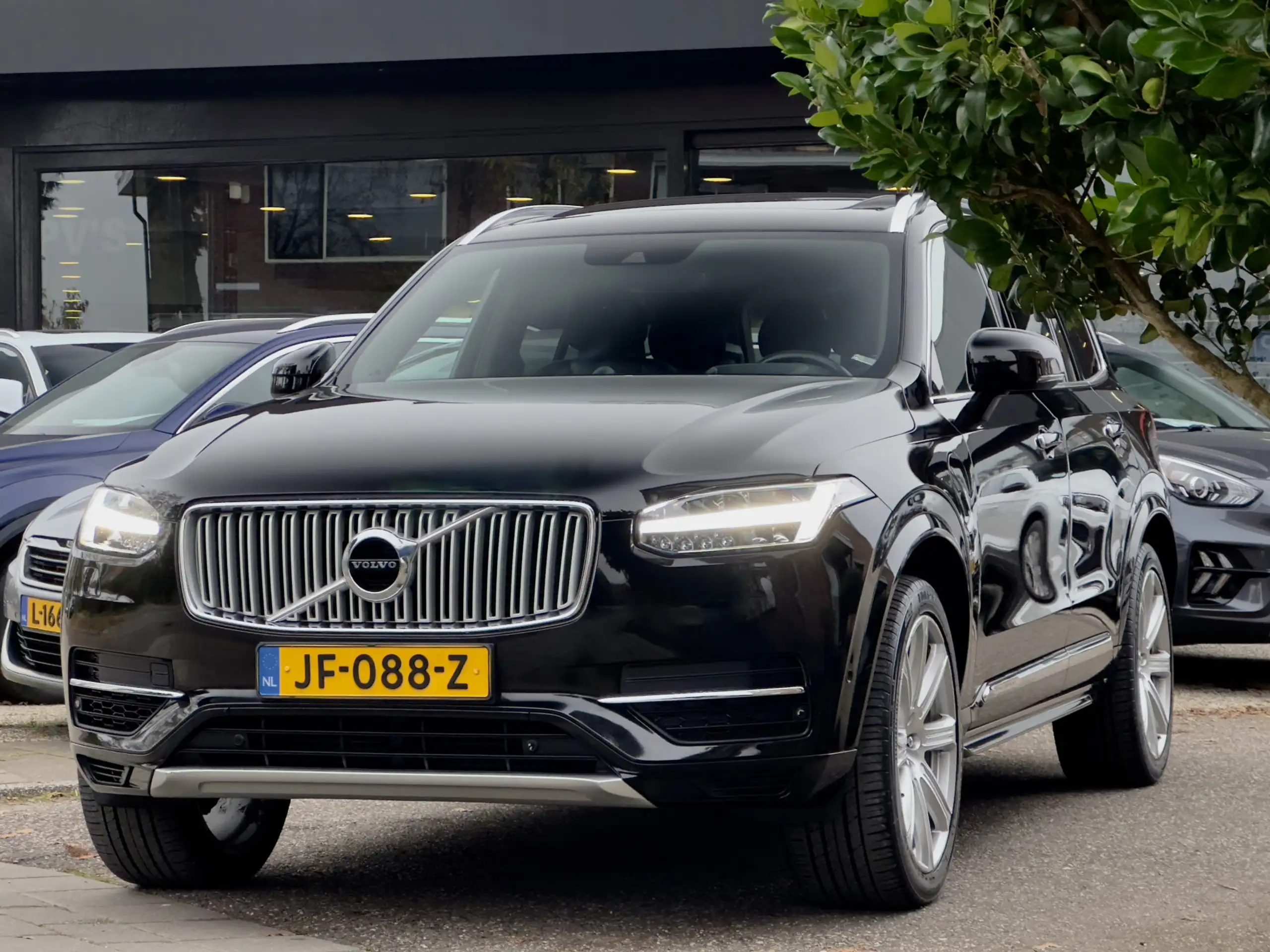 Volvo - XC90