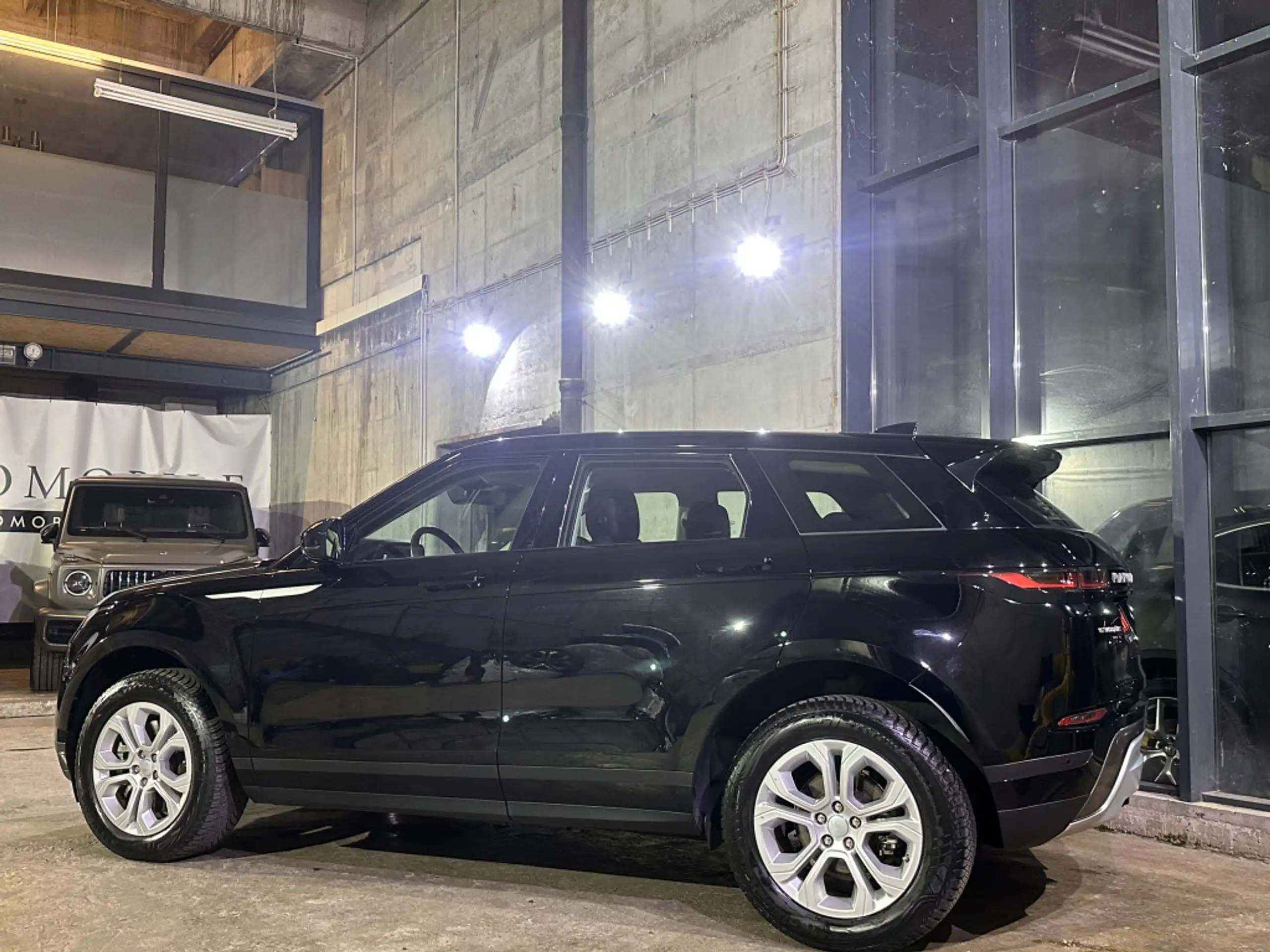 Land Rover - Range Rover Evoque