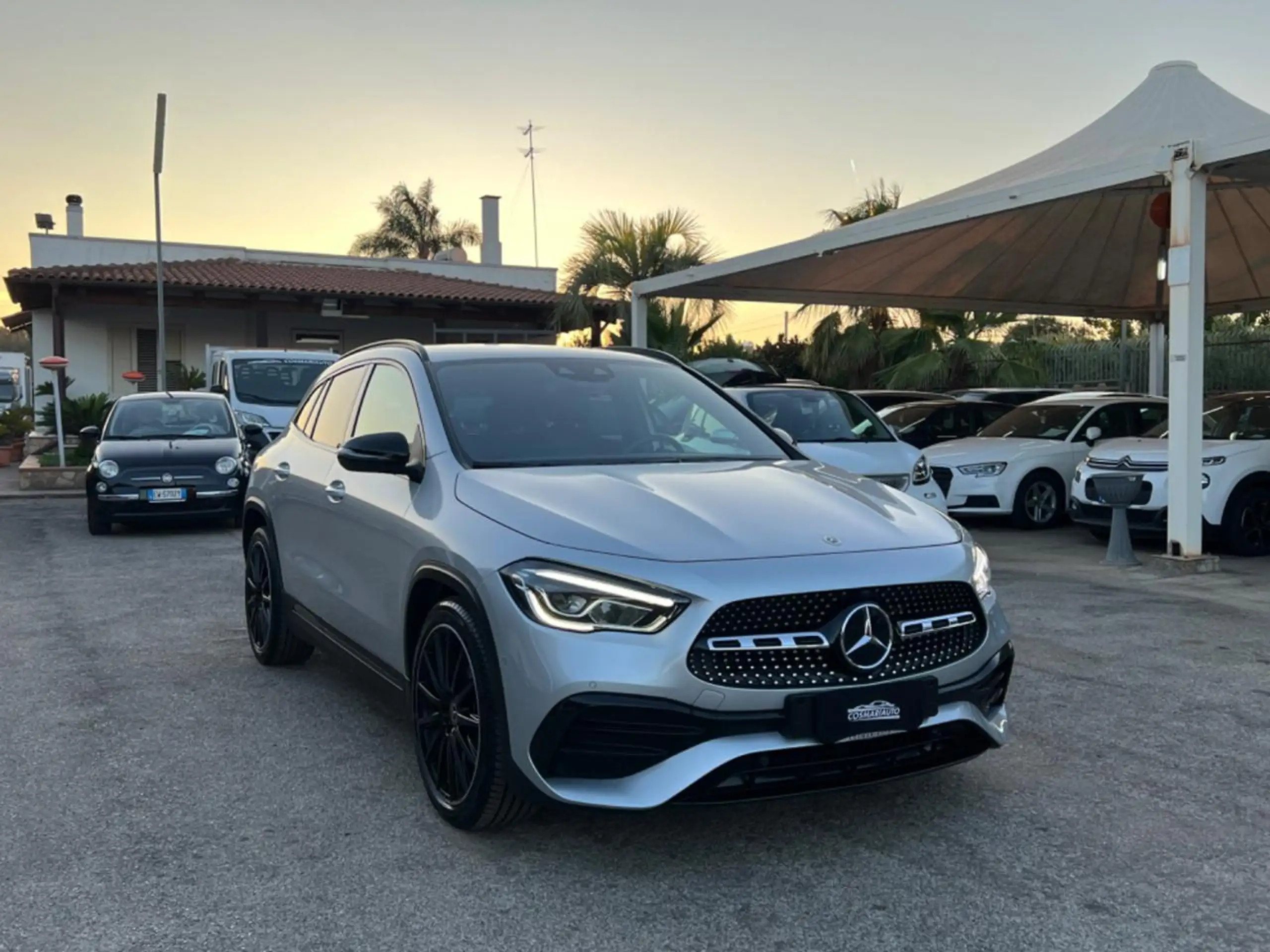 Mercedes-Benz - GLA 220