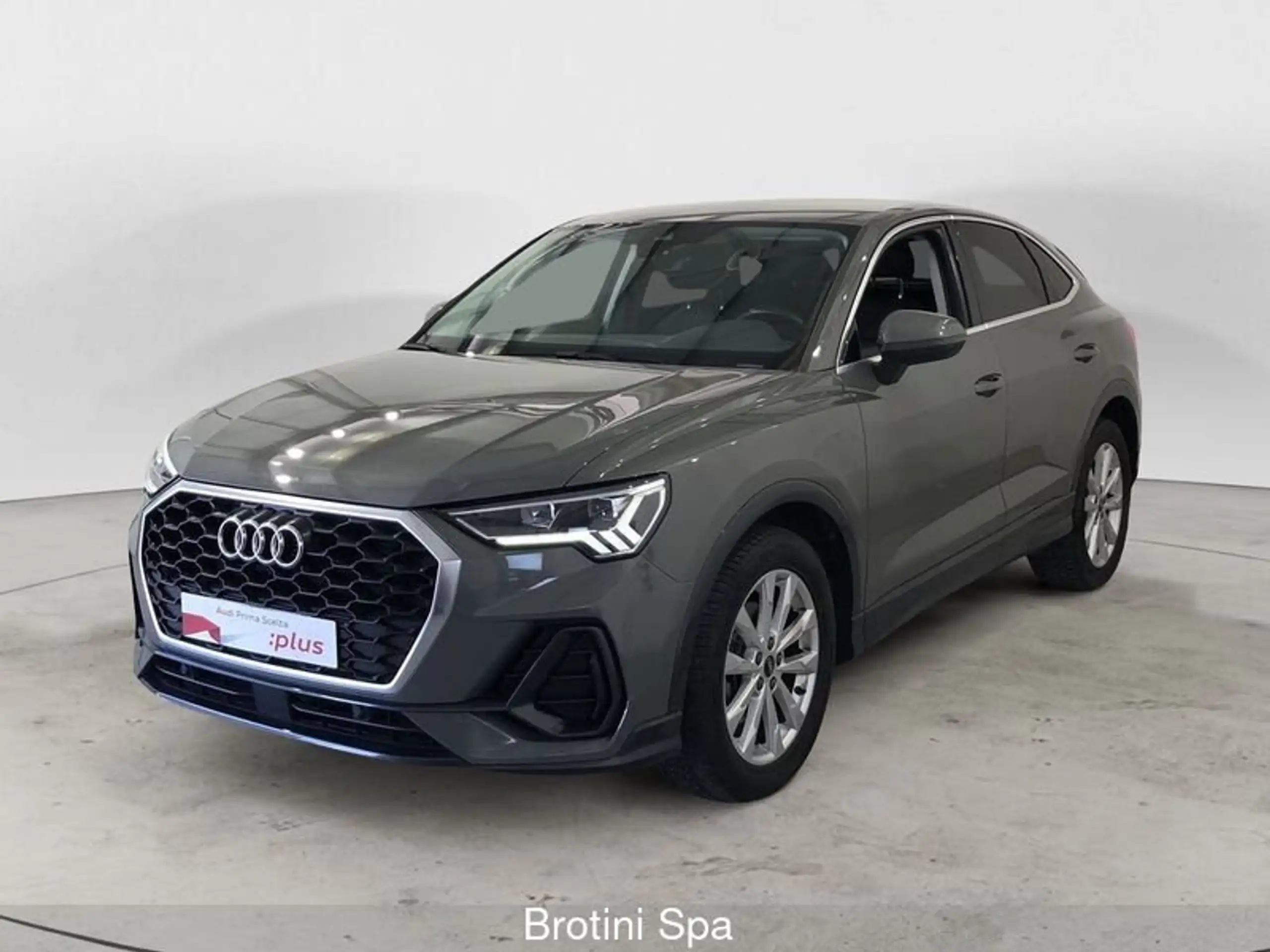 Audi - Q3