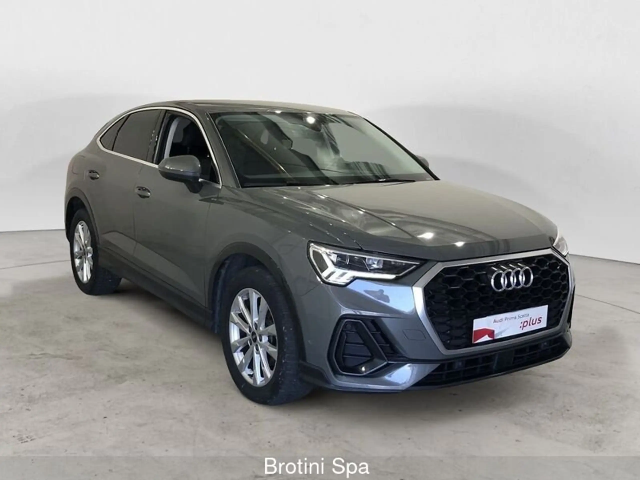 Audi - Q3