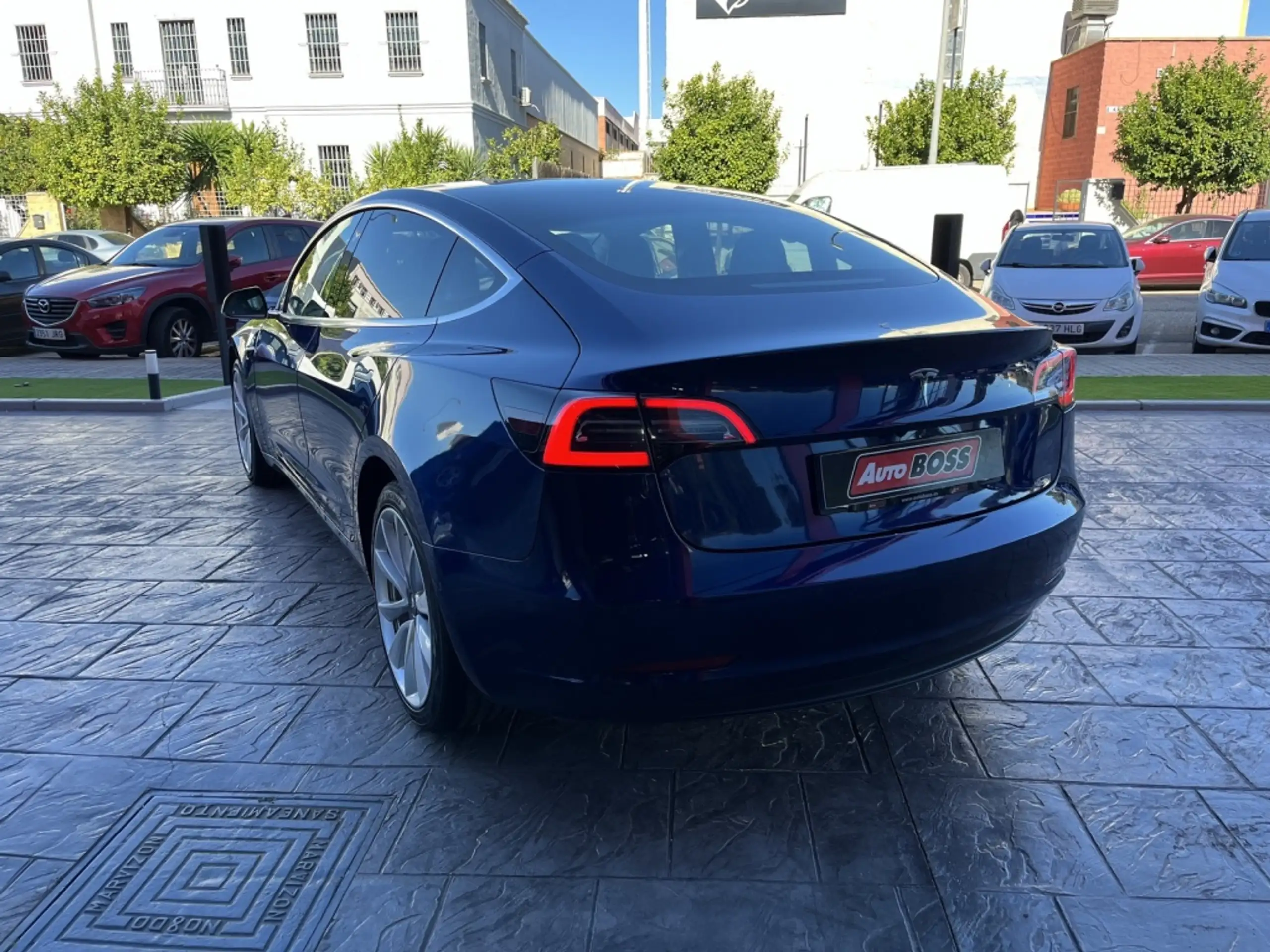 Tesla - Model 3