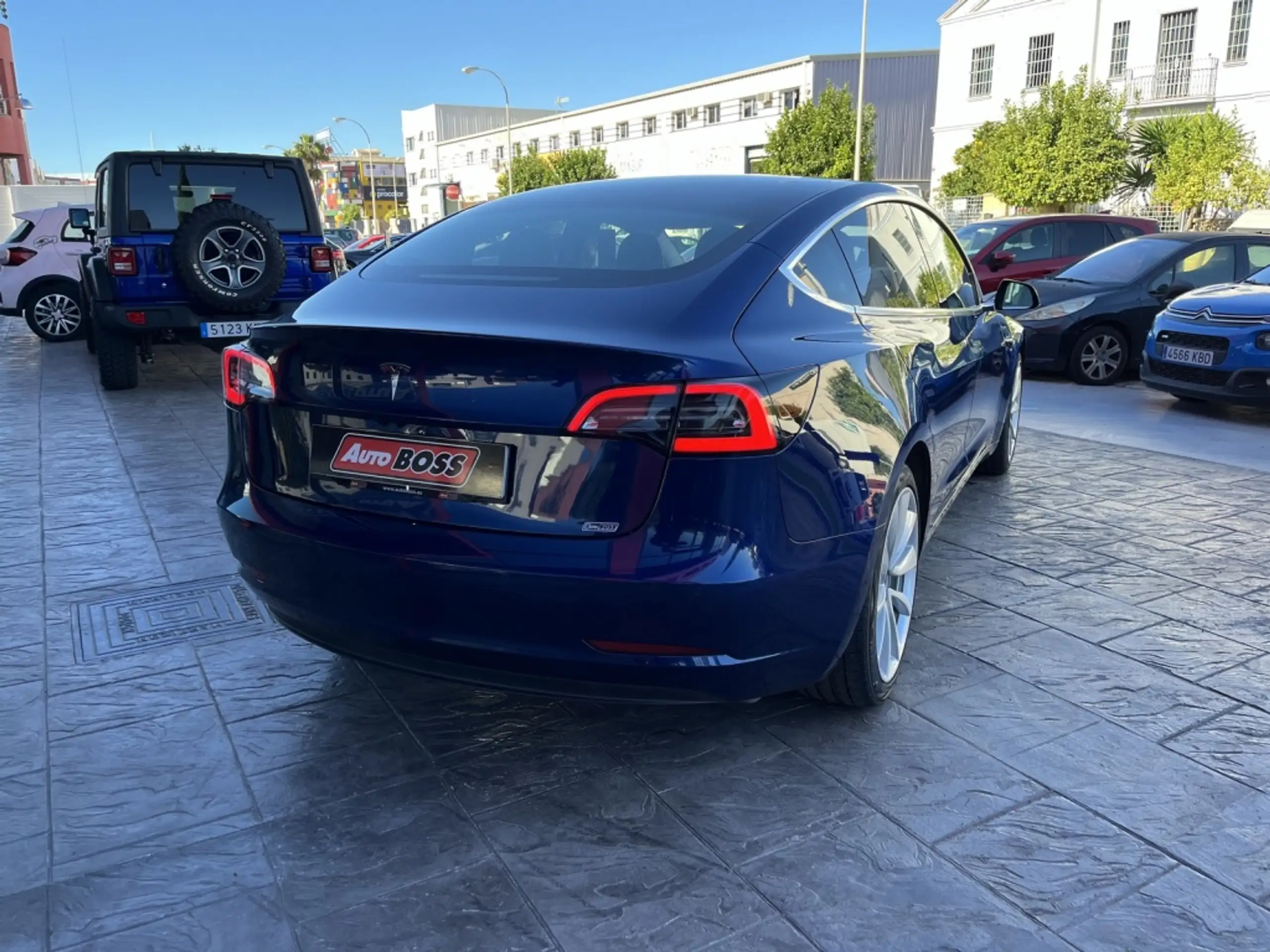 Tesla - Model 3