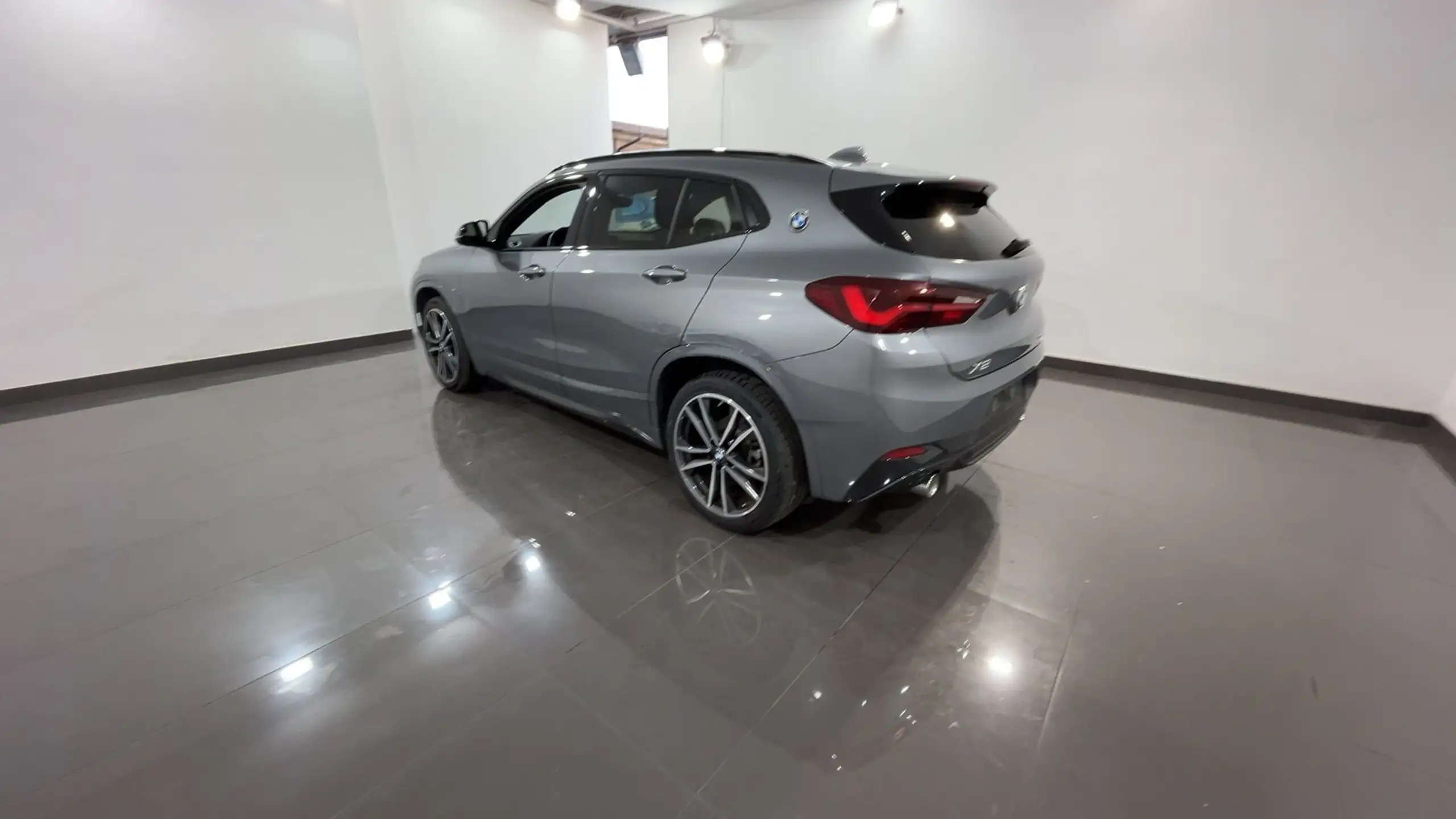 BMW - X2