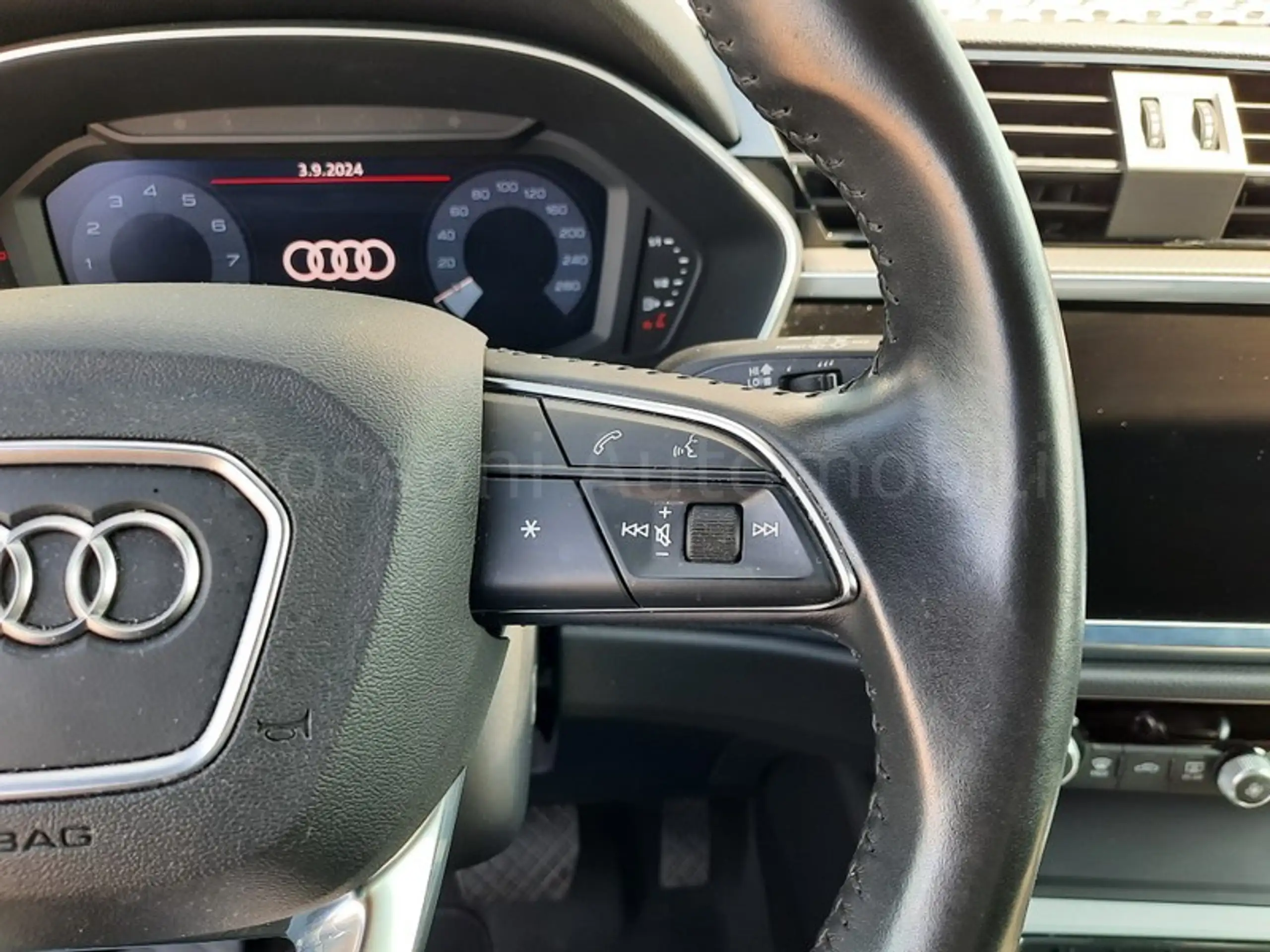 Audi - Q3