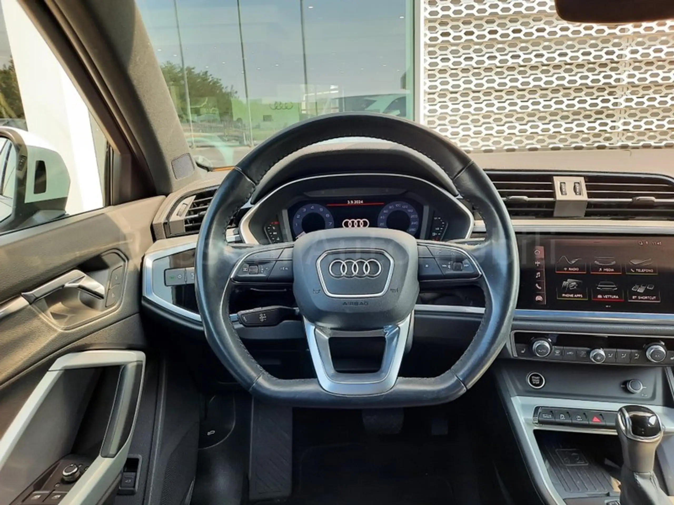 Audi - Q3