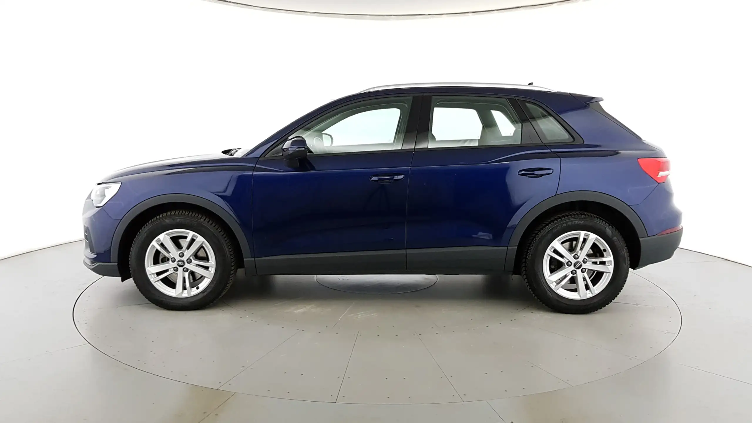 Audi - Q3