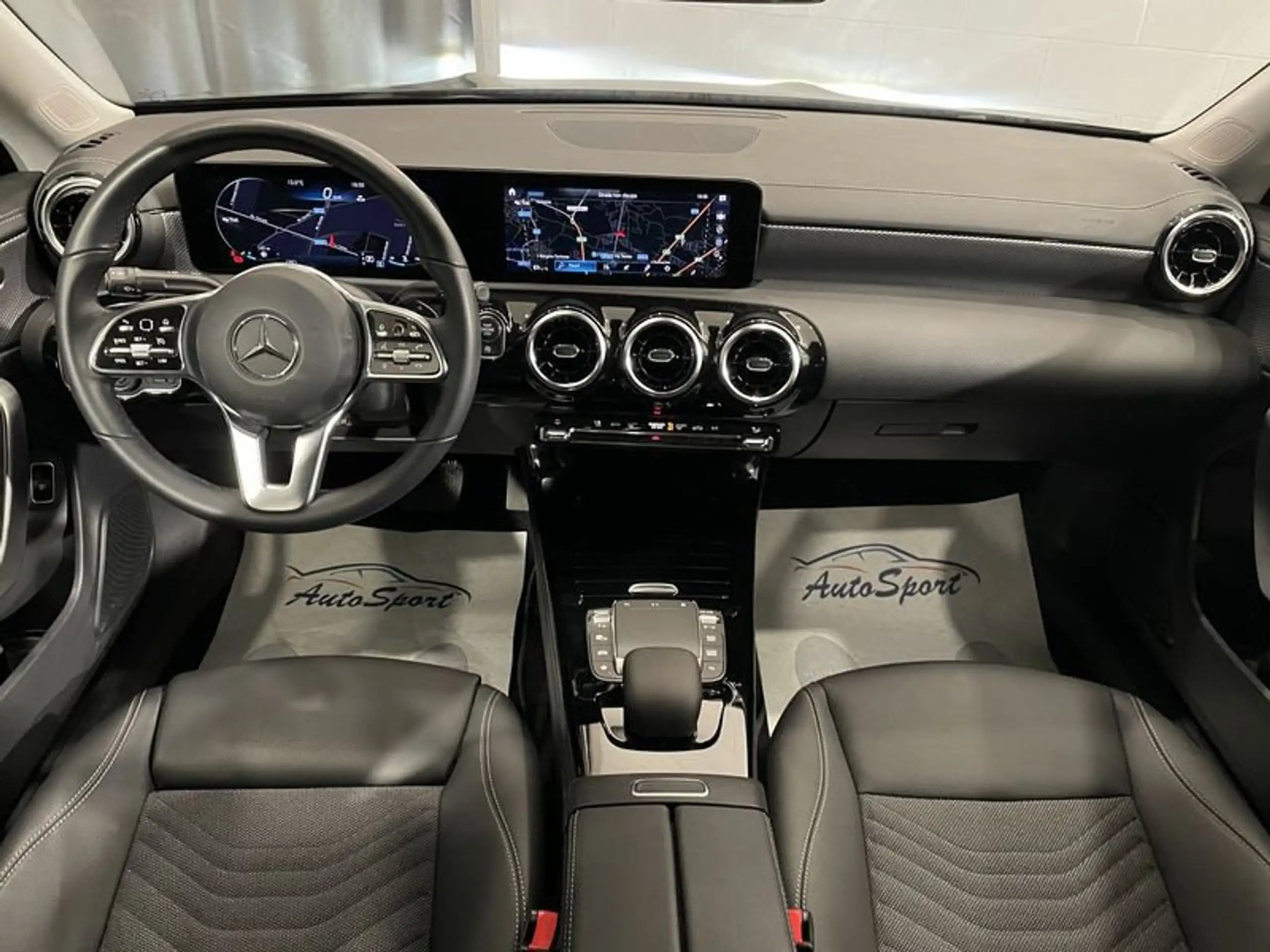 Mercedes-Benz - CLA 180