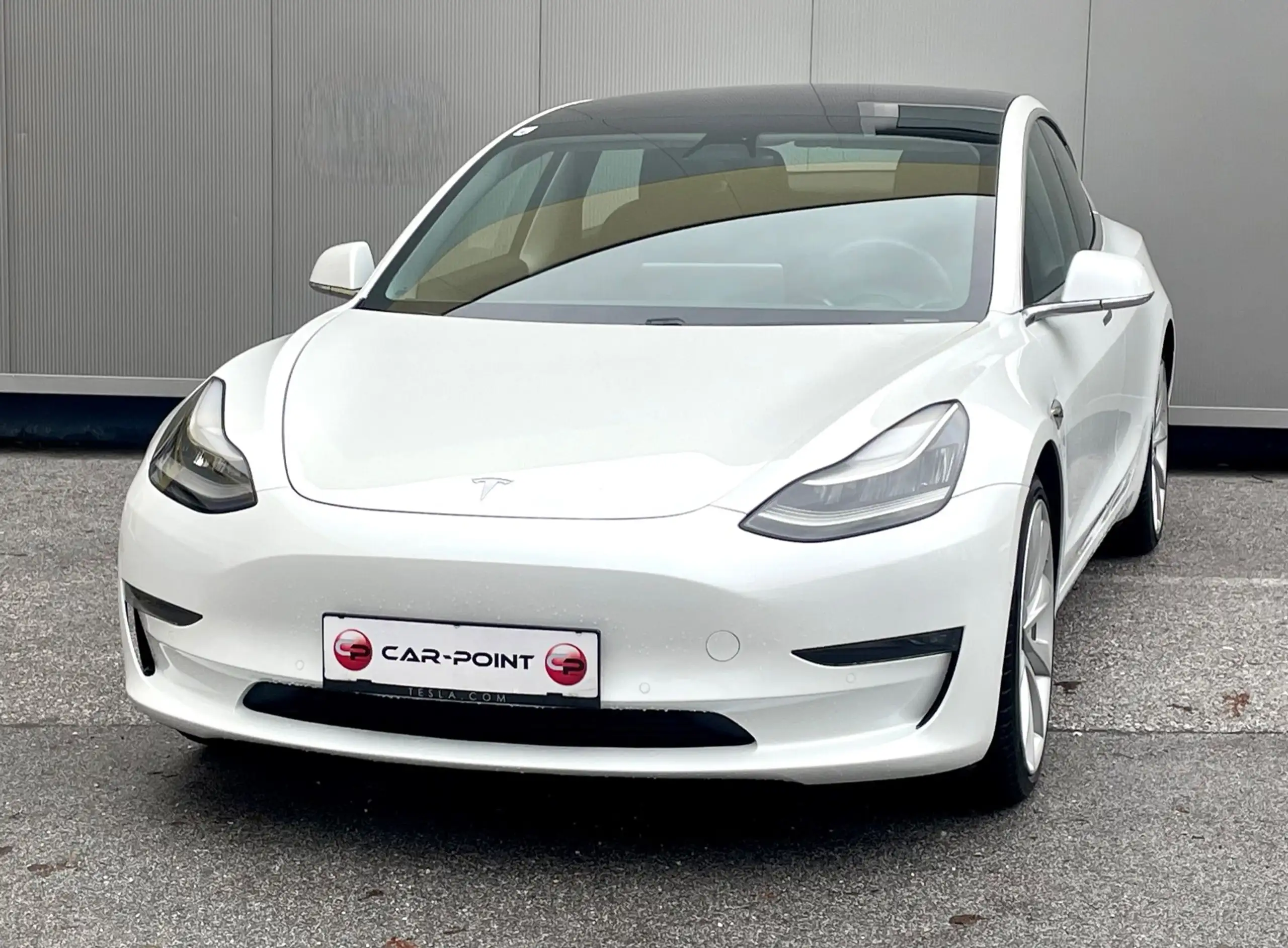 Tesla - Model 3