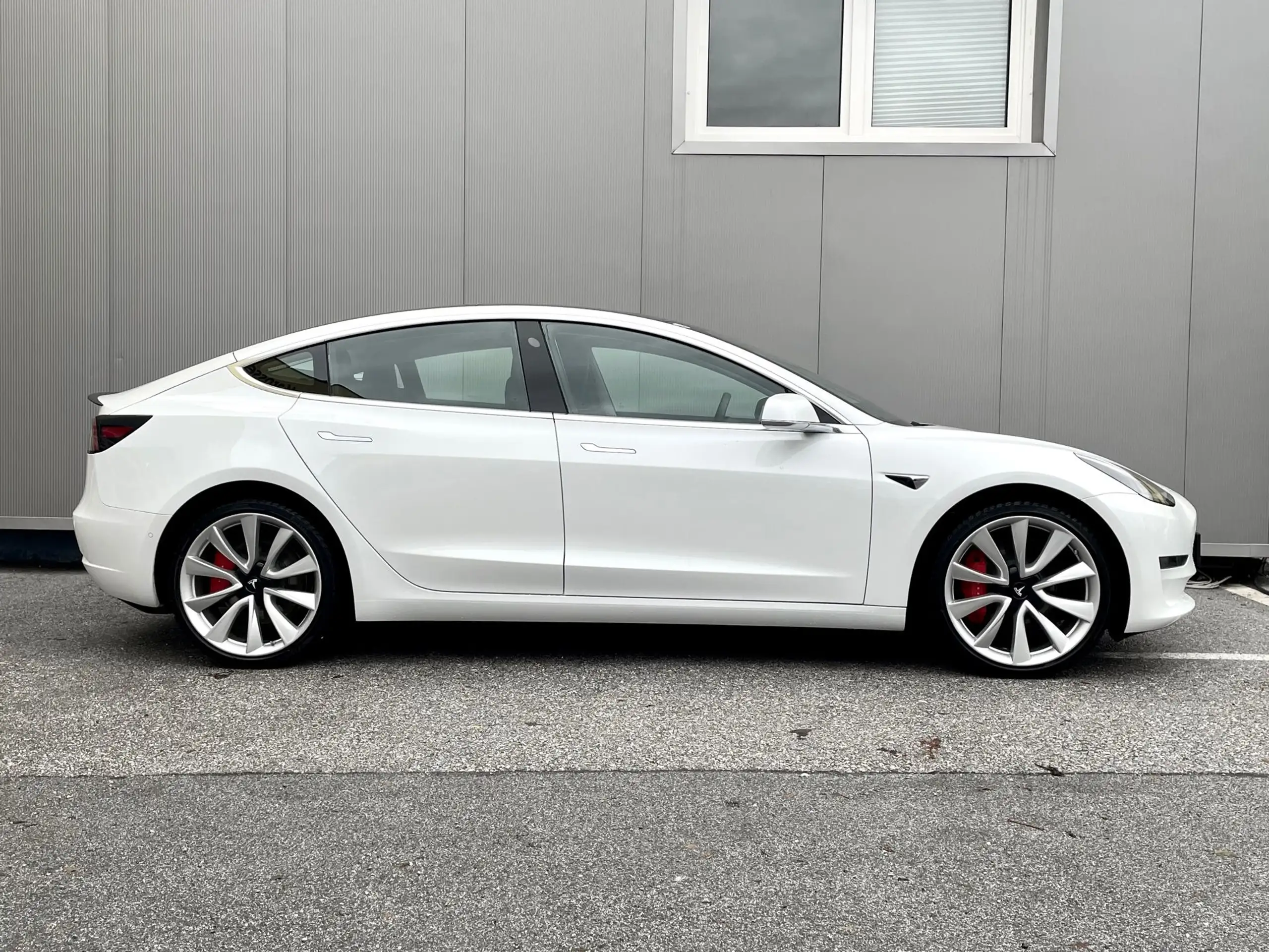 Tesla - Model 3