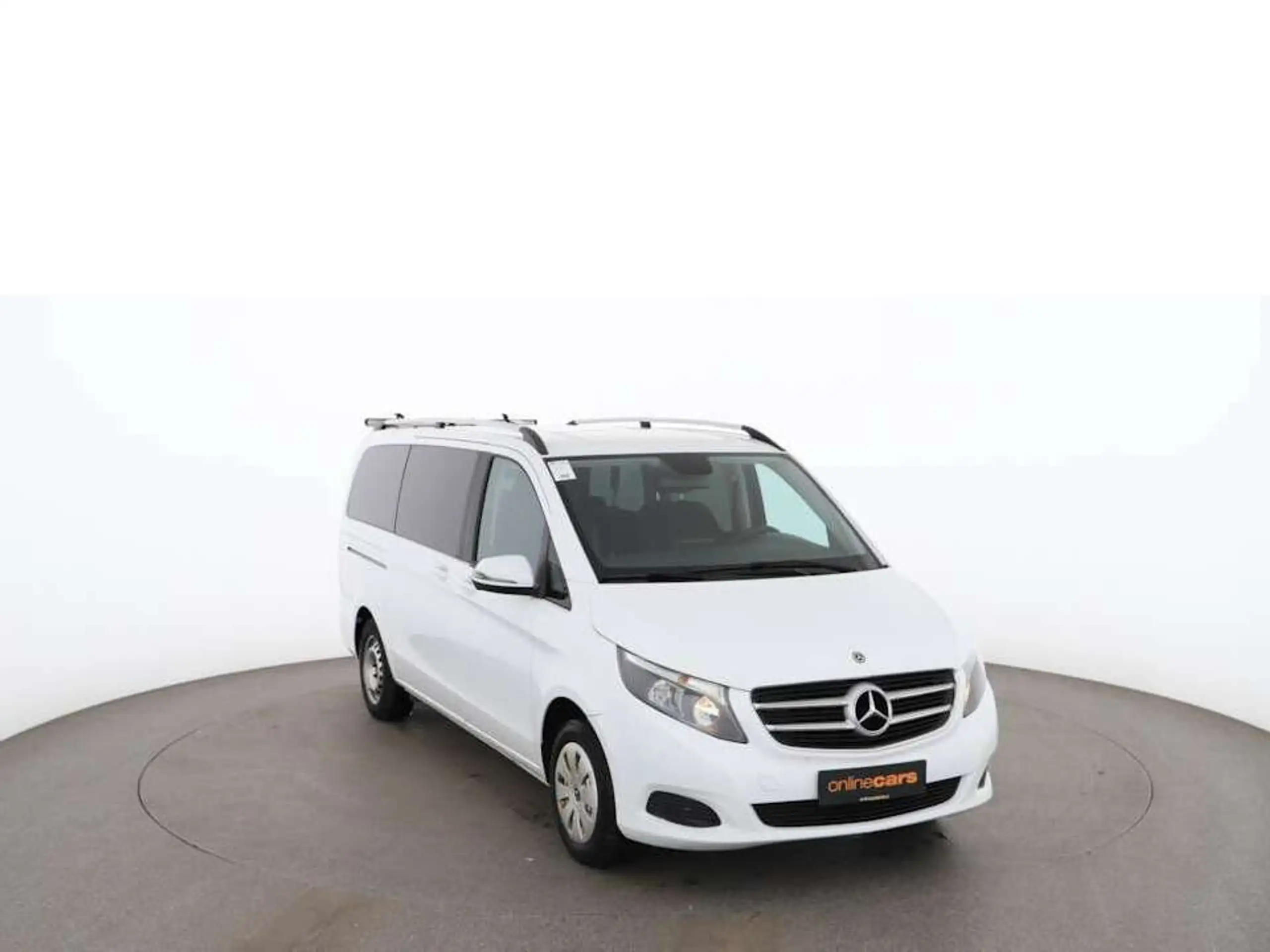 Mercedes-Benz - V 220