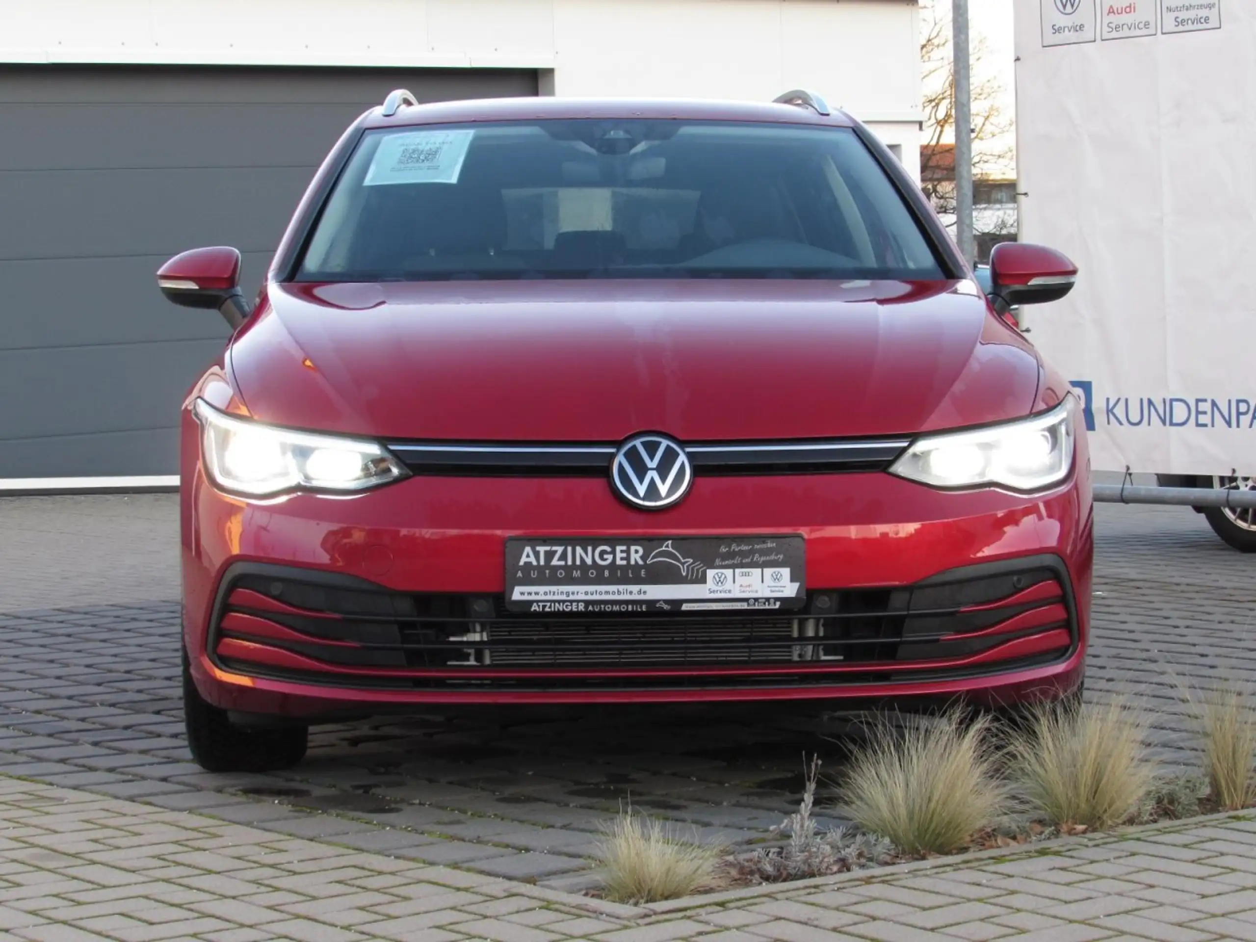 Volkswagen - Golf