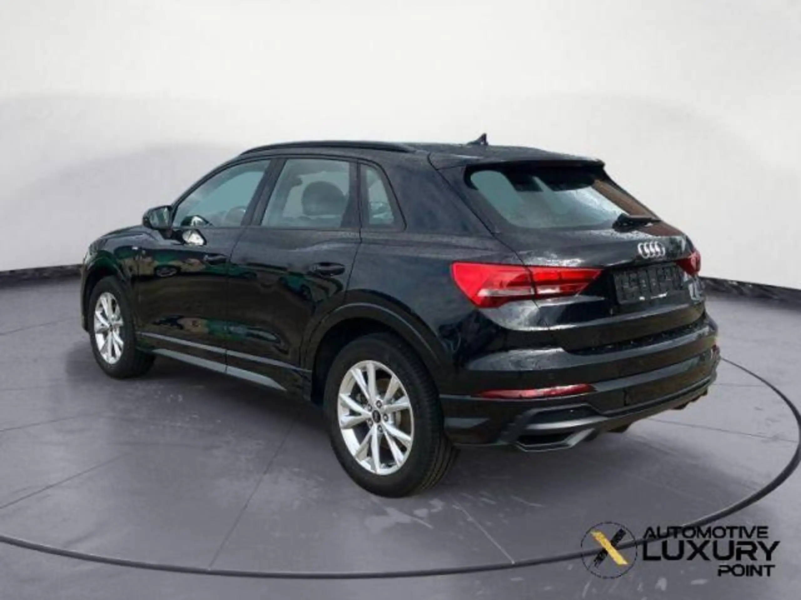 Audi - Q3