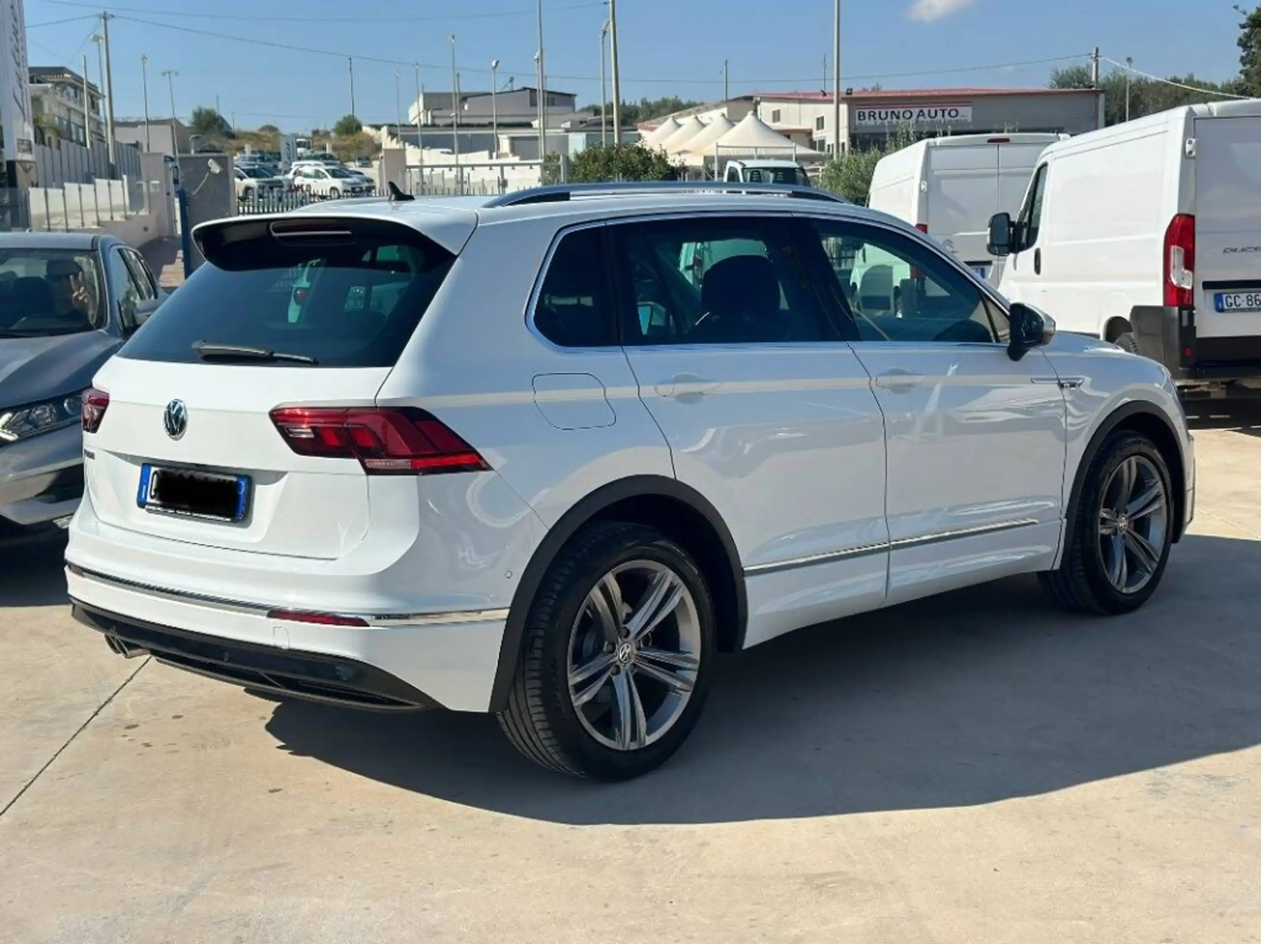 Volkswagen - Tiguan