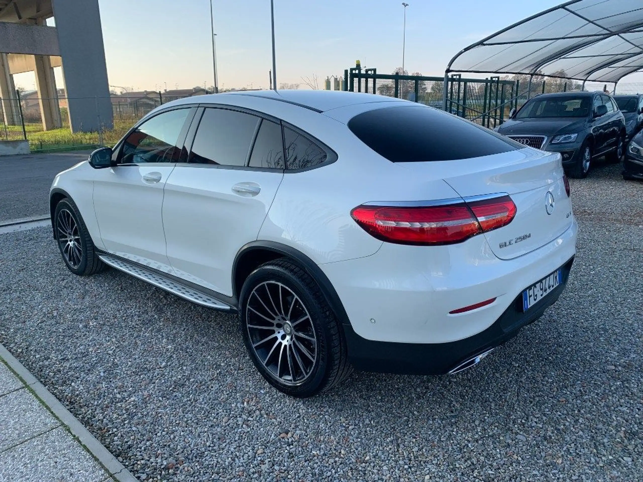 Mercedes-Benz - GLC 250