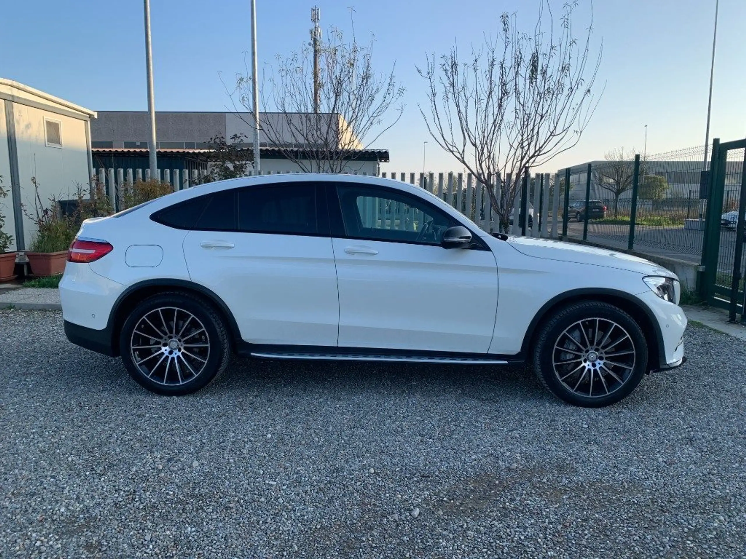 Mercedes-Benz - GLC 250