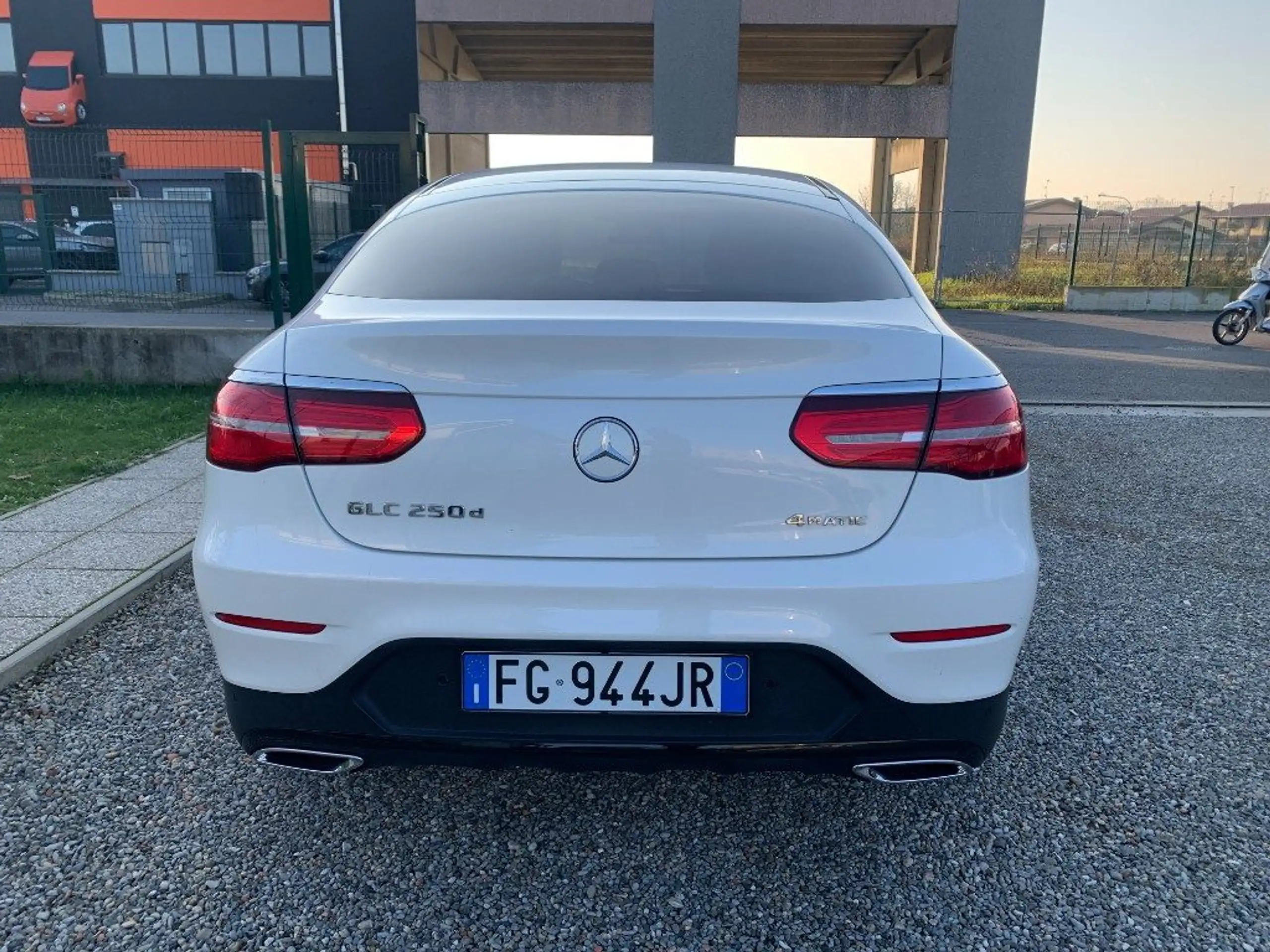 Mercedes-Benz - GLC 250