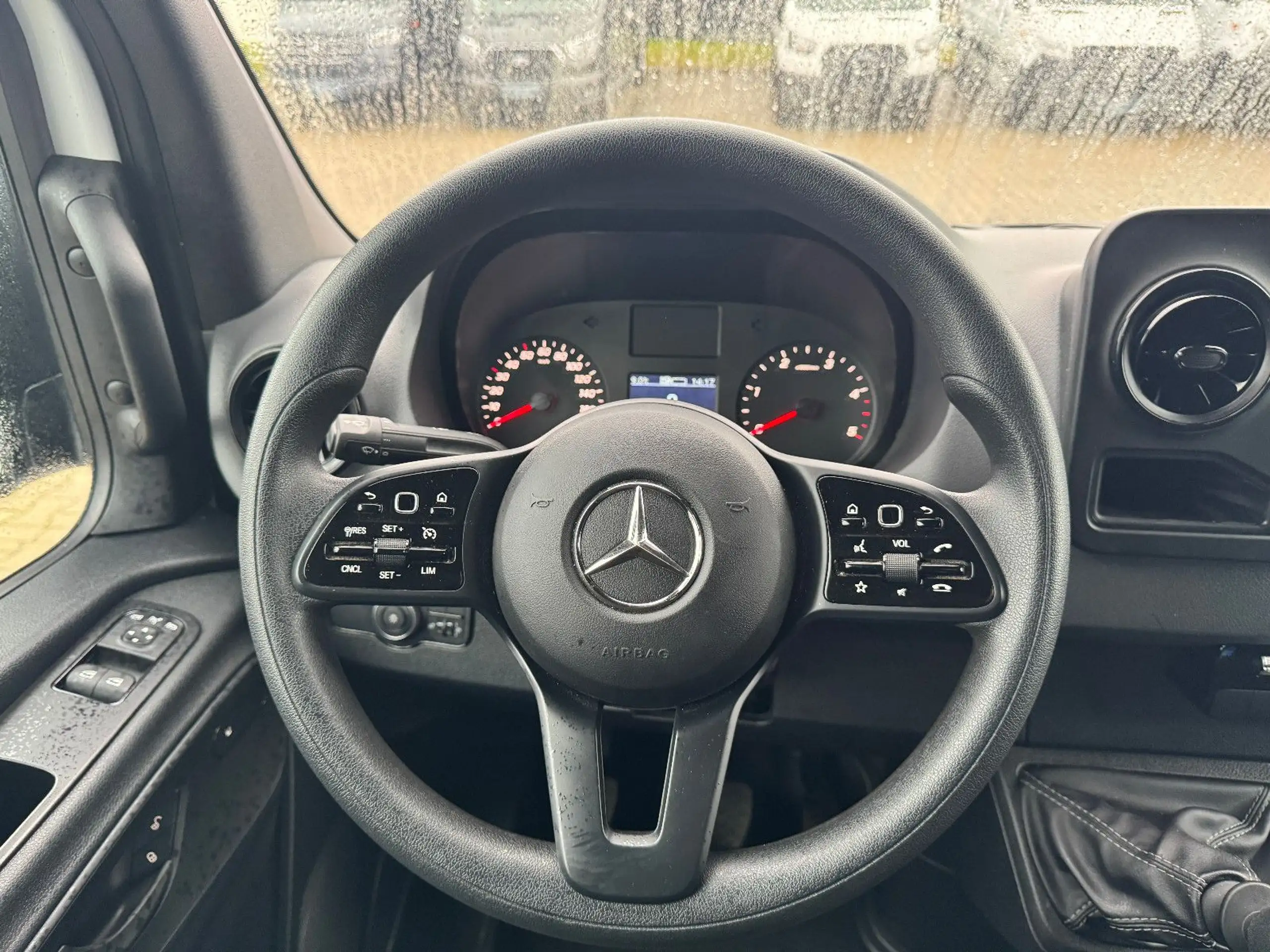 Mercedes-Benz - Sprinter