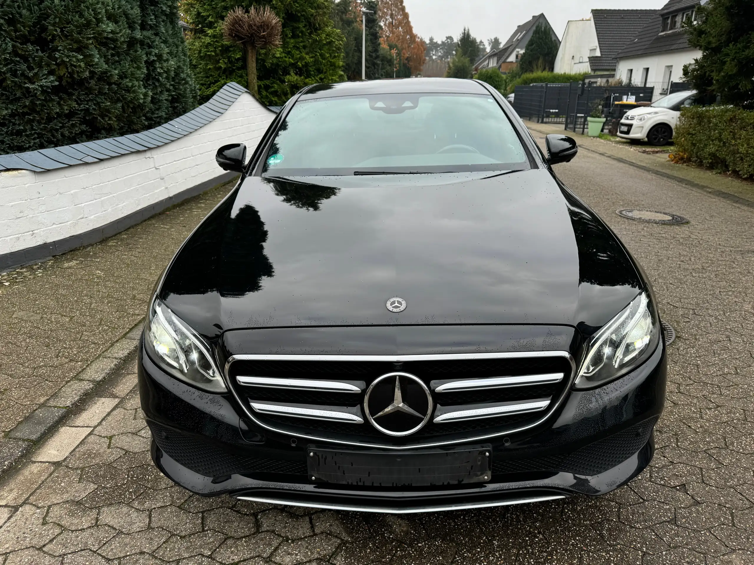 Mercedes-Benz - E 220