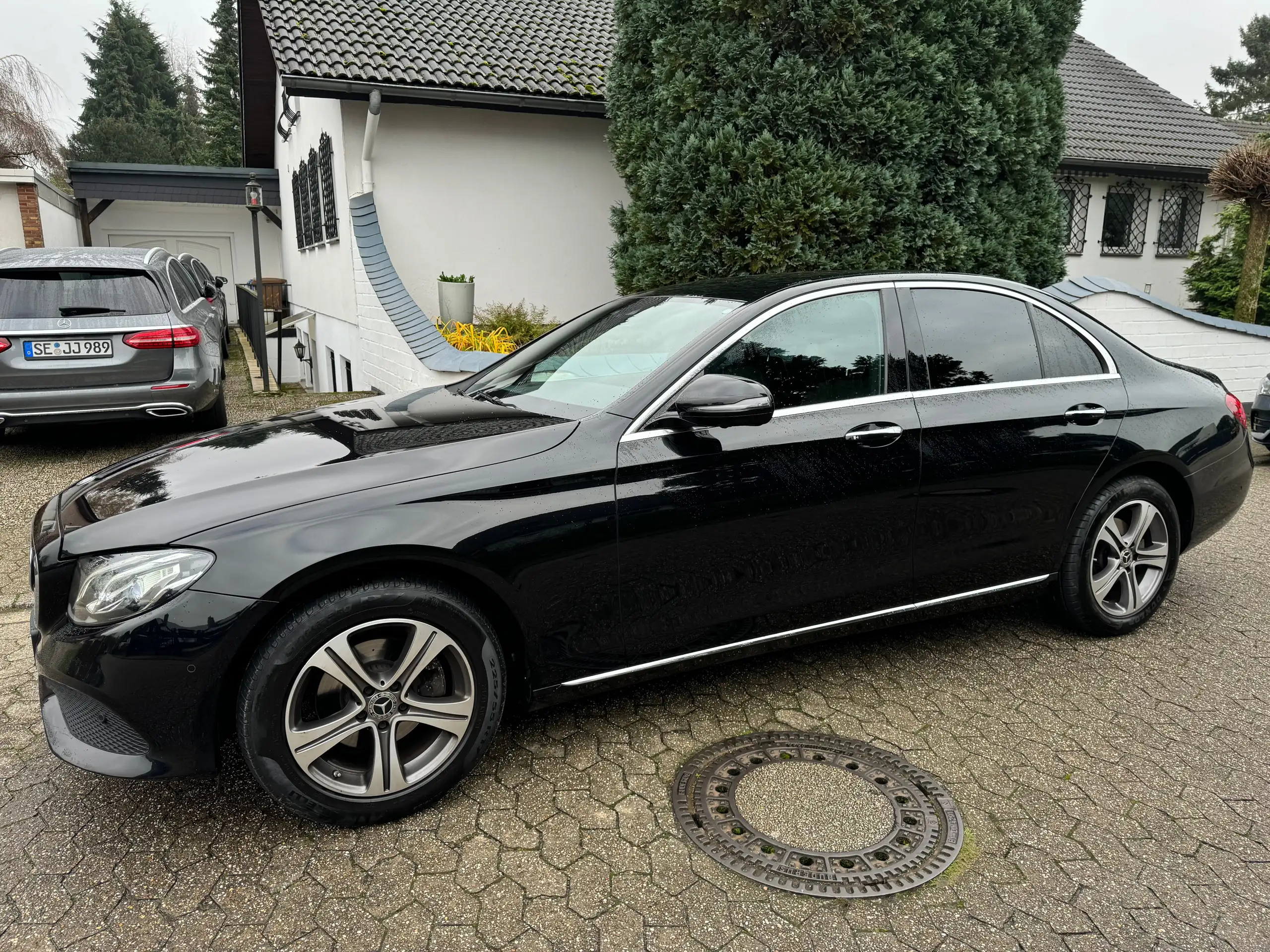 Mercedes-Benz - E 220