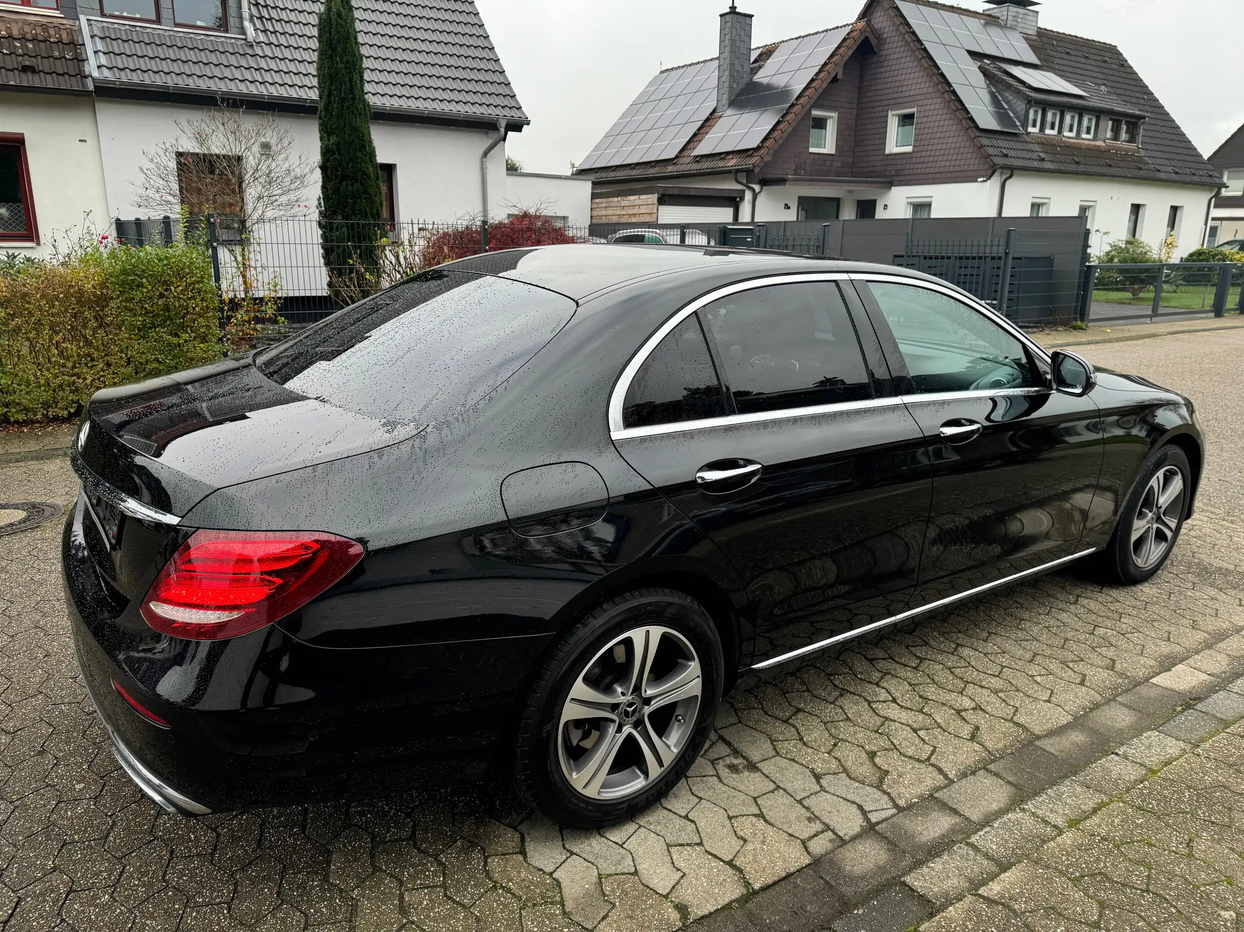 Mercedes-Benz - E 220