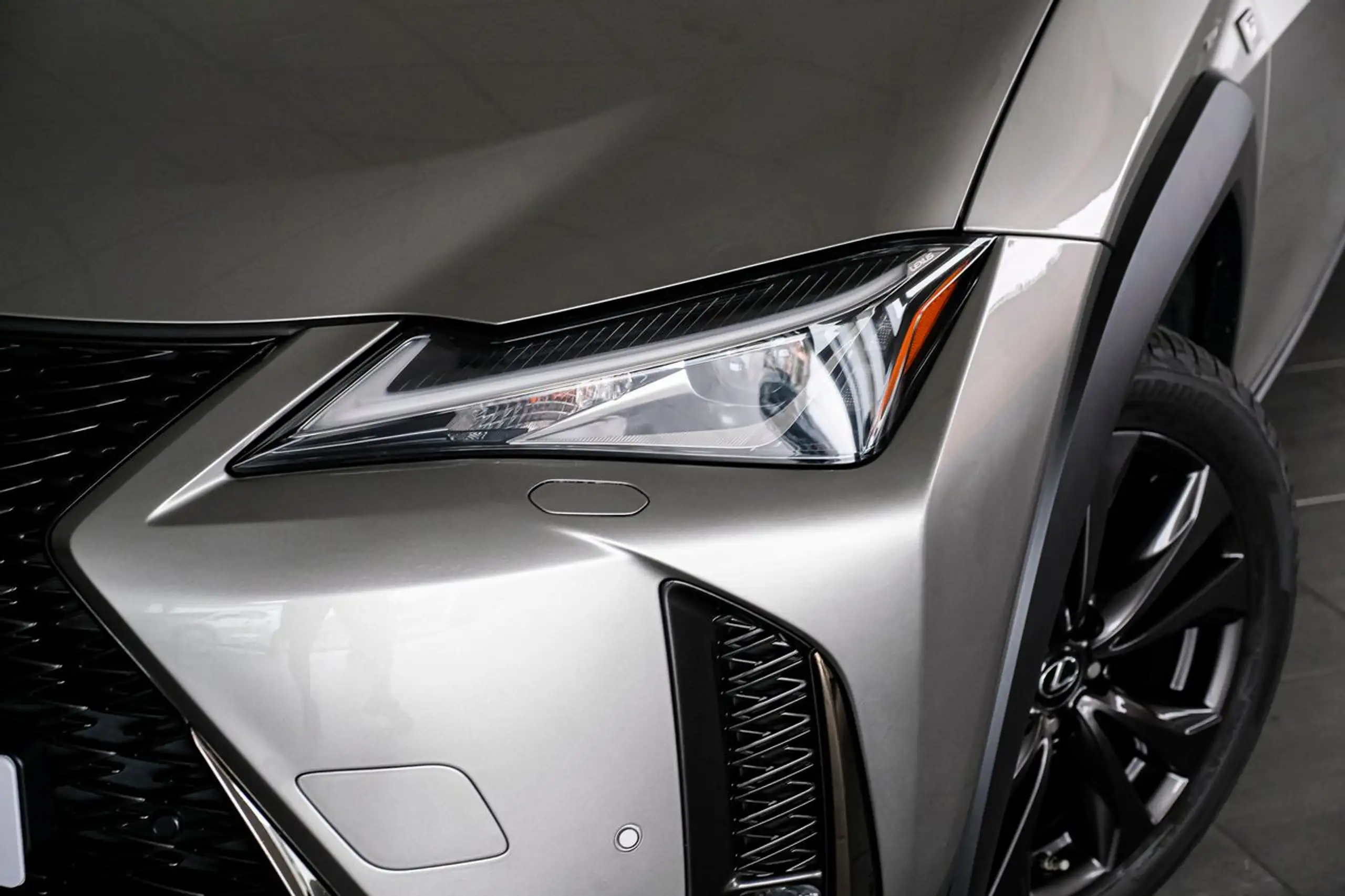 Lexus - UX 250h