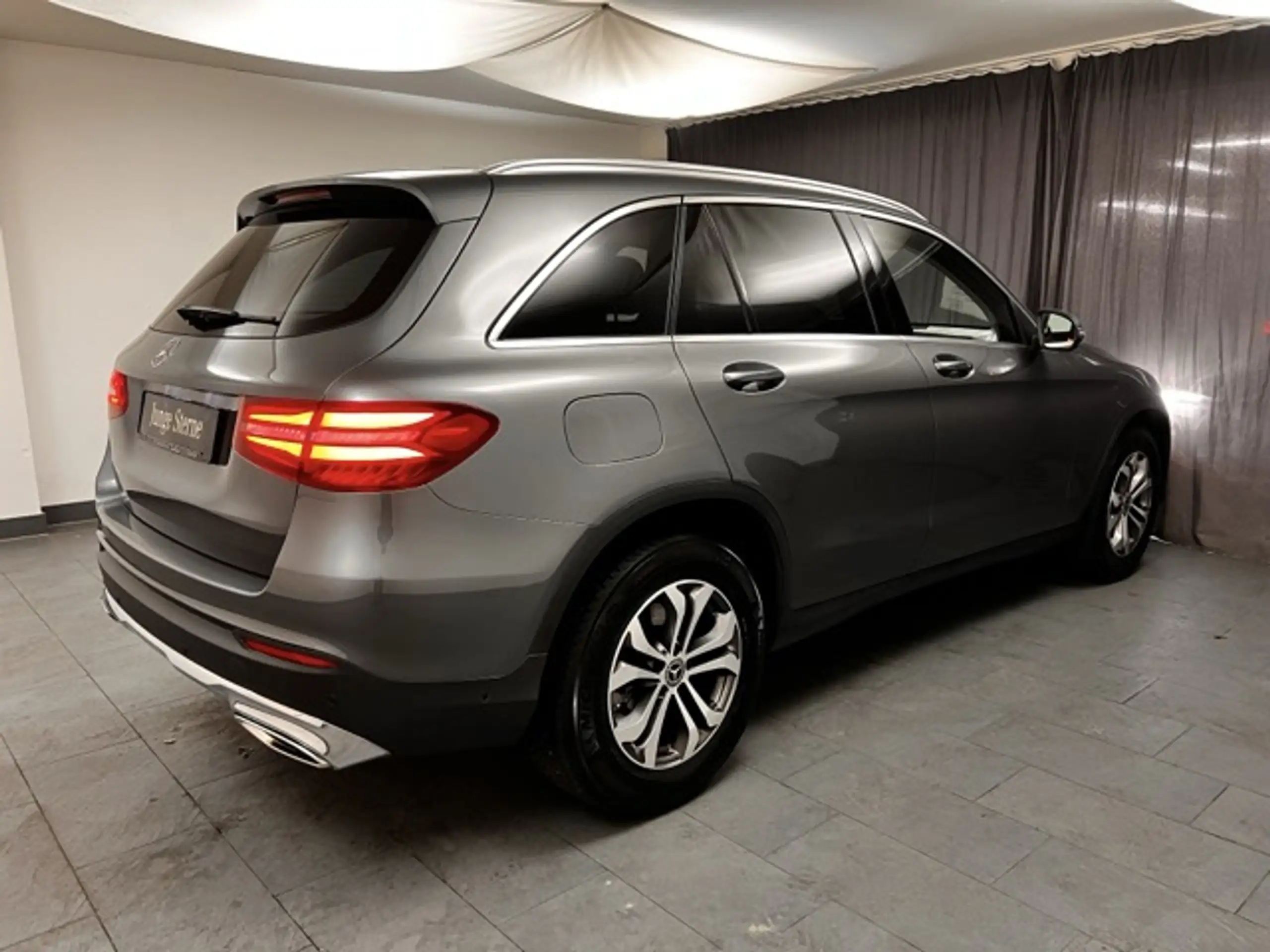 Mercedes-Benz - GLC 250