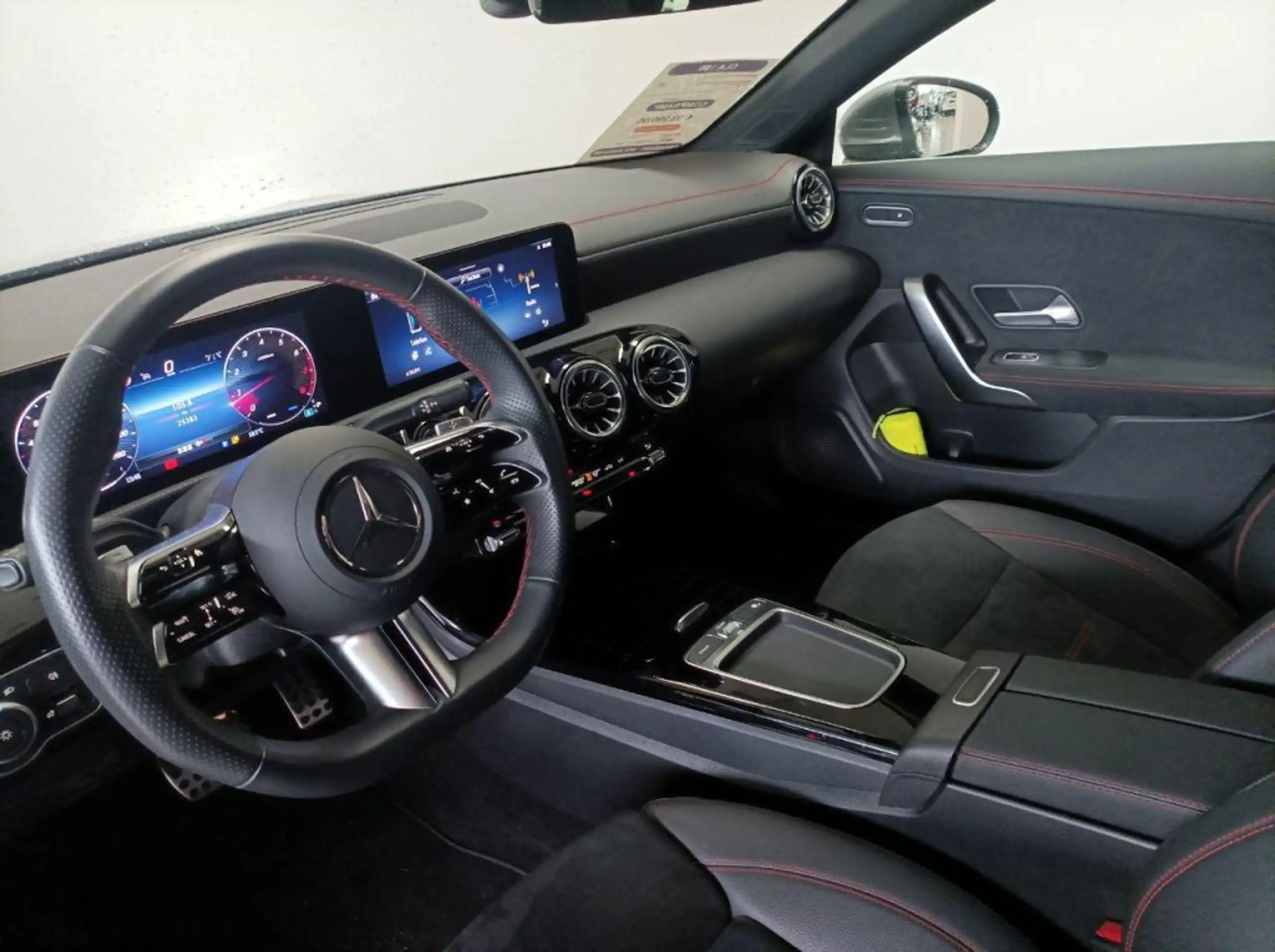 Mercedes-Benz - CLA 180