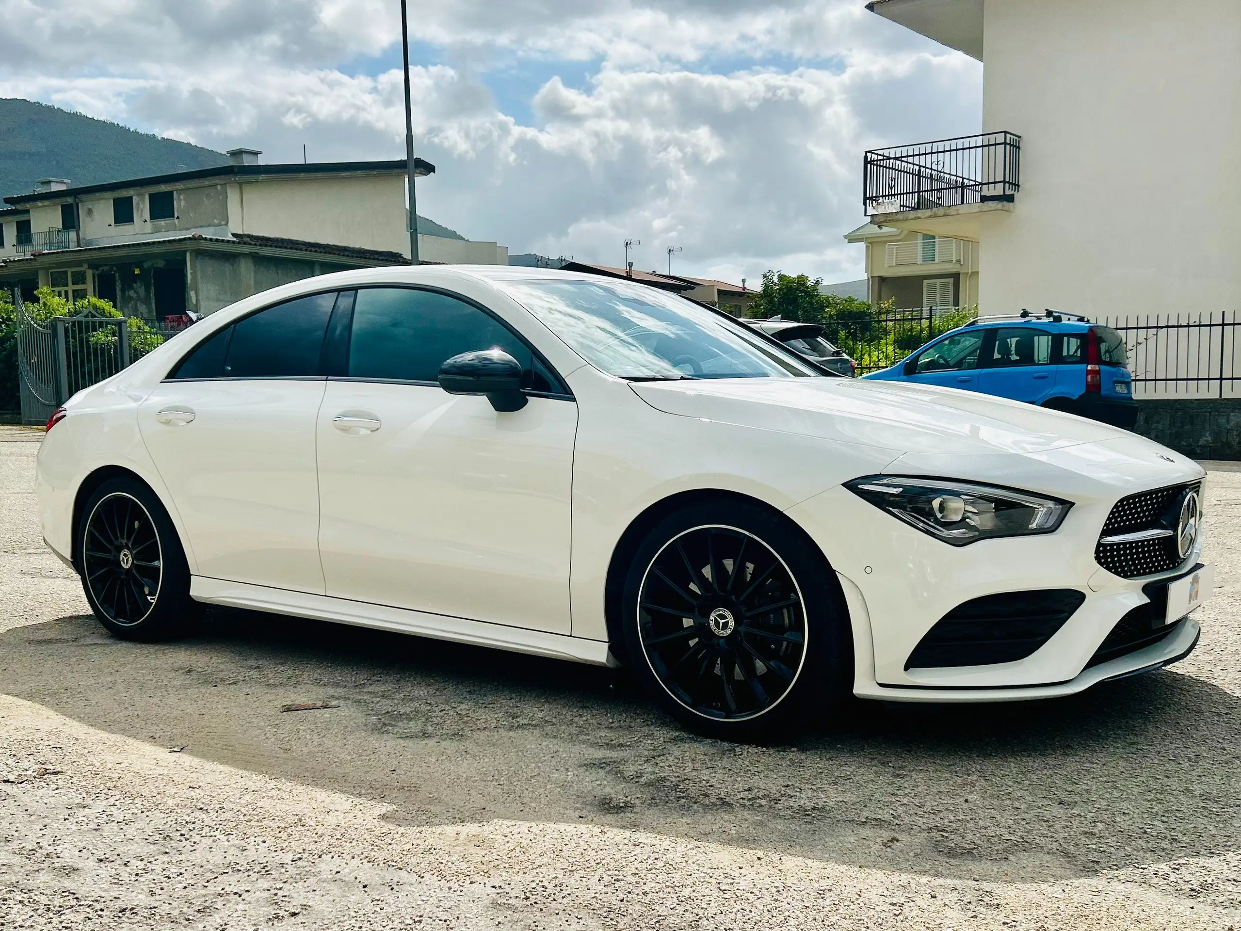 Mercedes-Benz - CLA 200