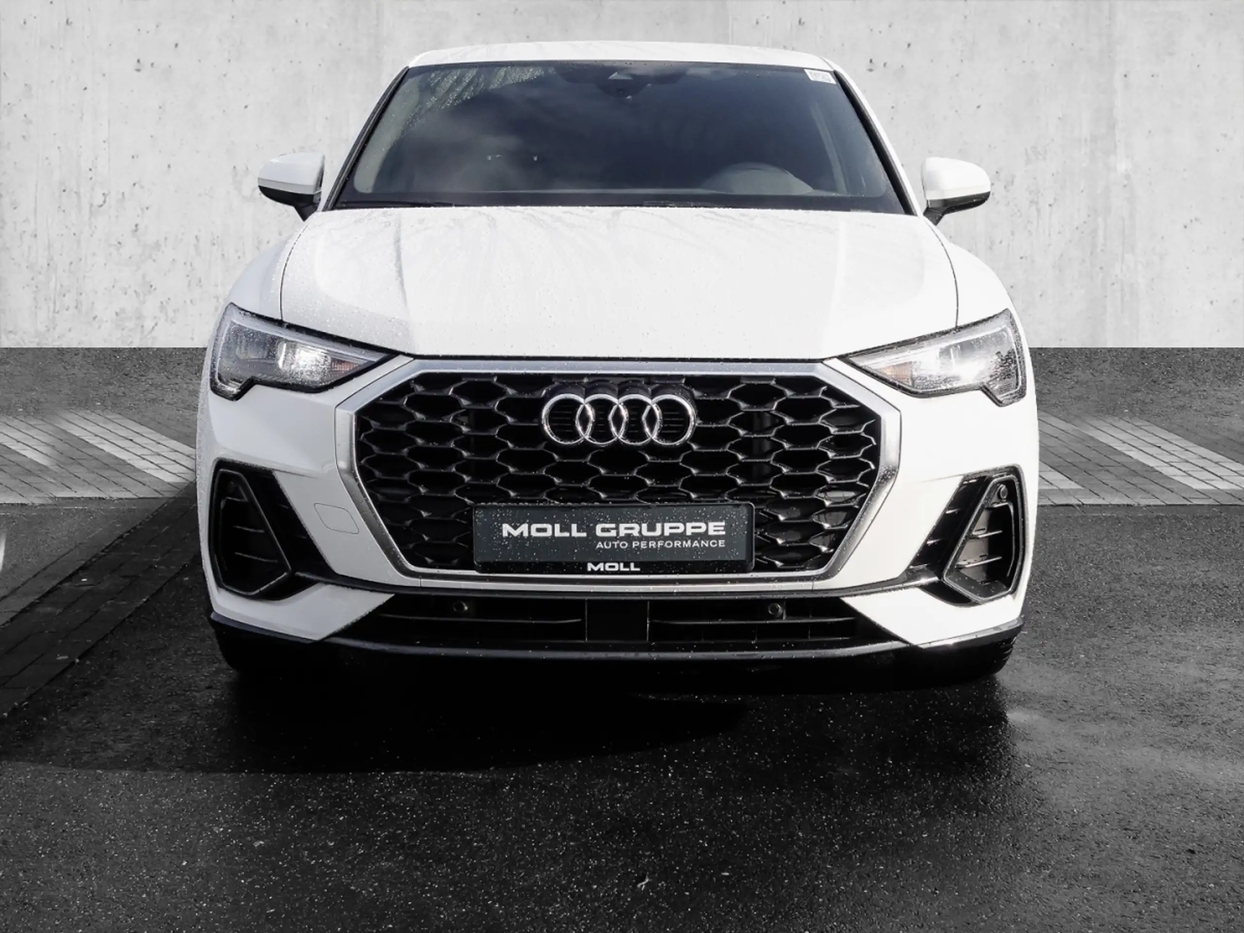 Audi - Q3