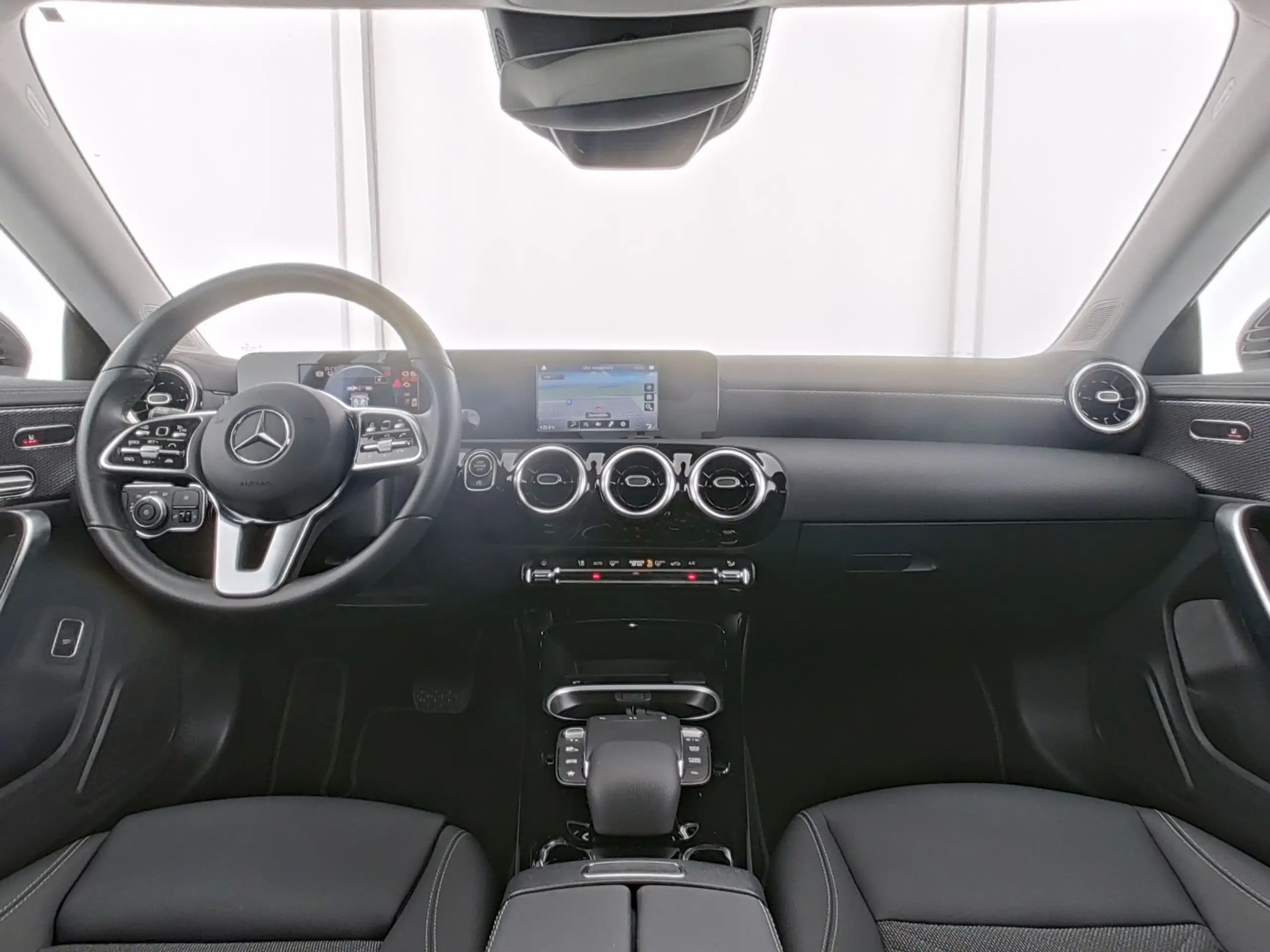 Mercedes-Benz - CLA 200