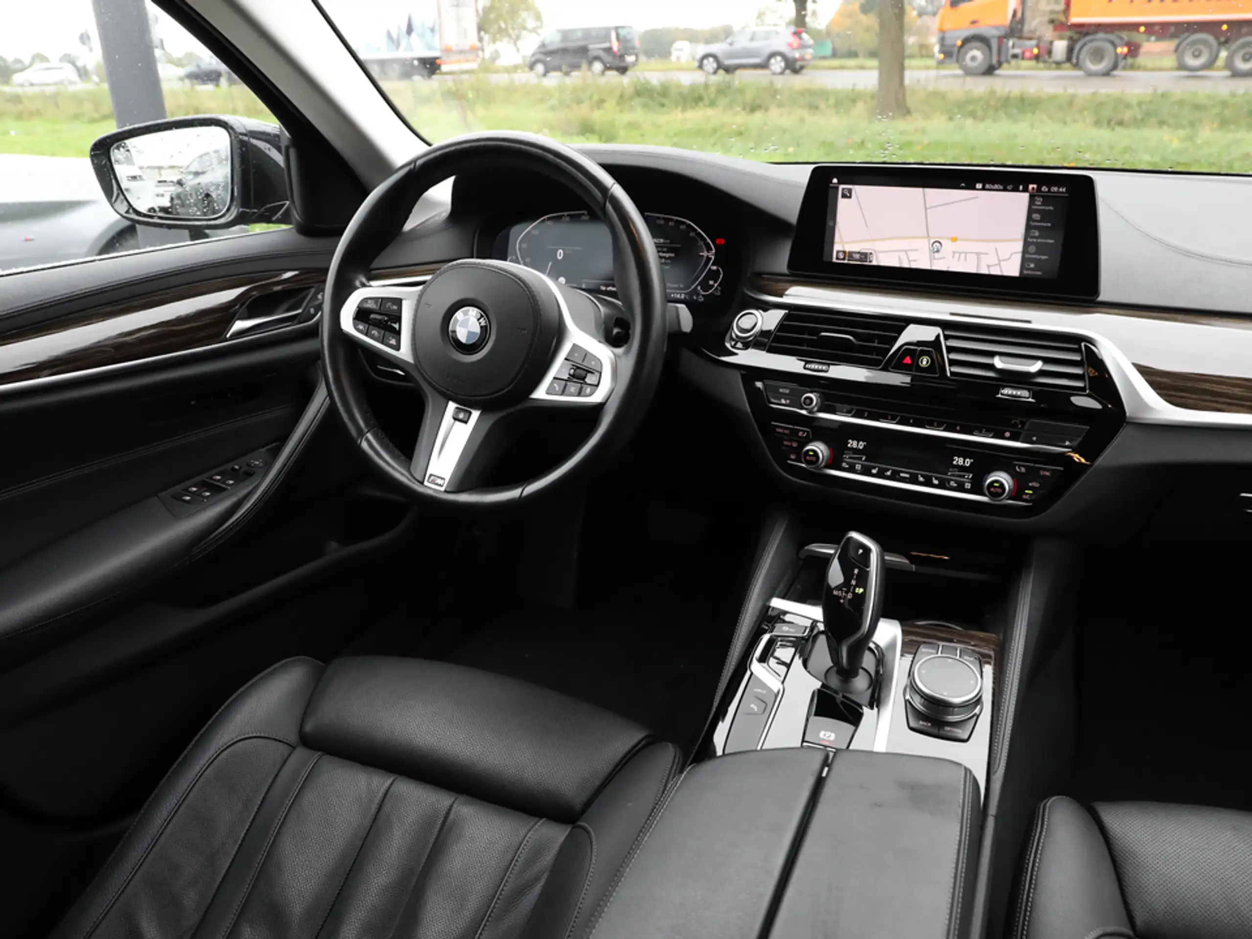 BMW - 530